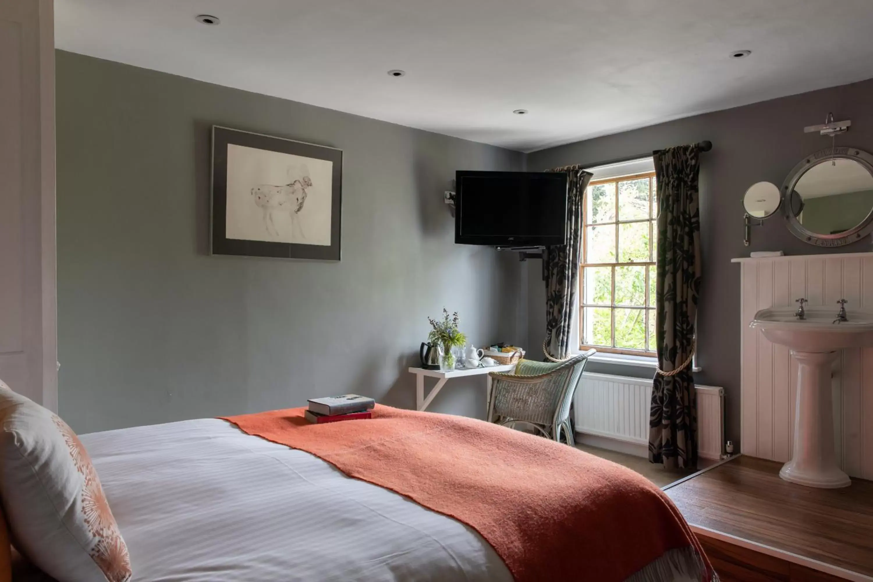 Bedroom in The Griffin Inn