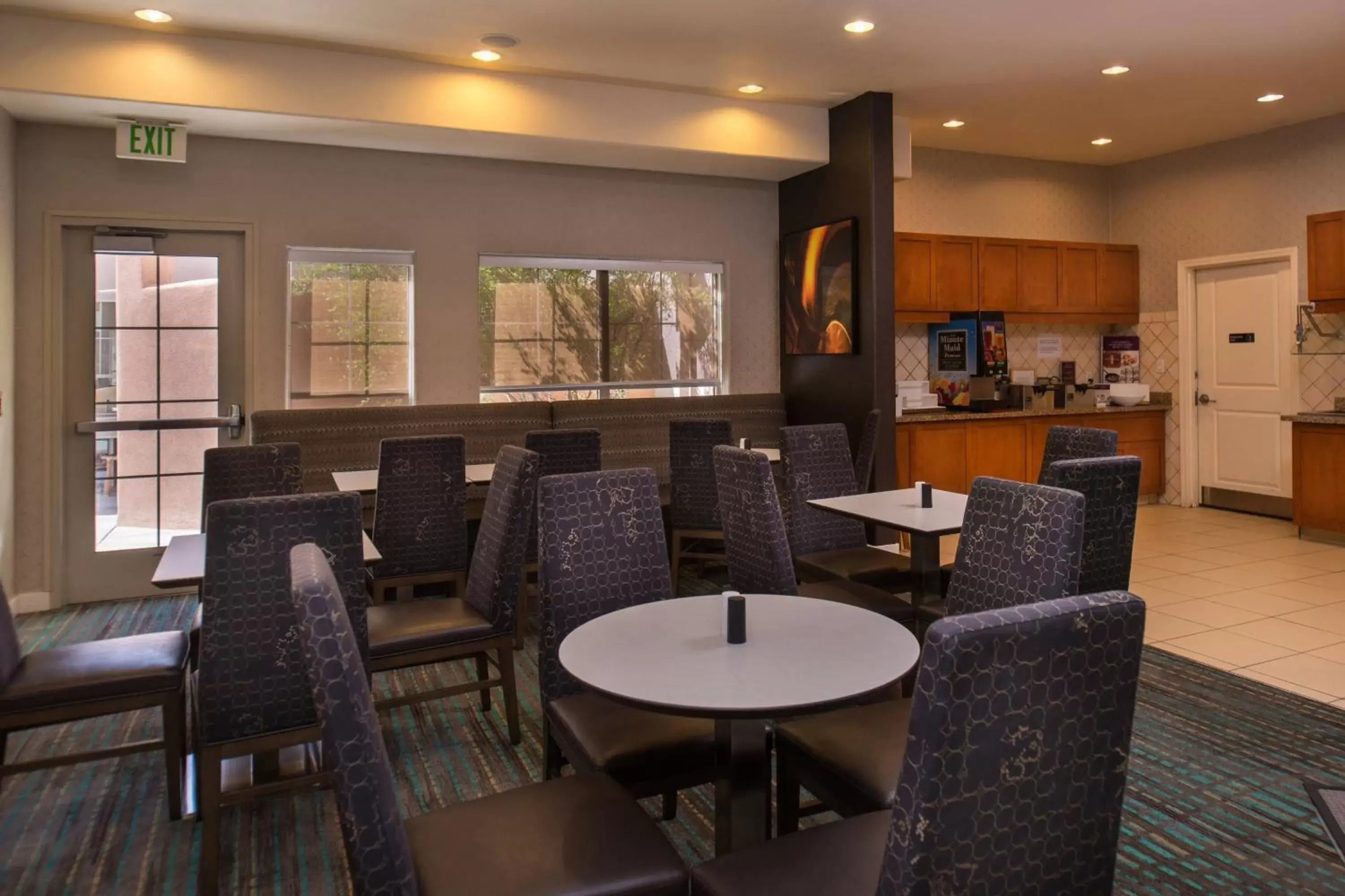 Breakfast, Restaurant/Places to Eat in Residence Inn by Marriott Albuquerque Airport