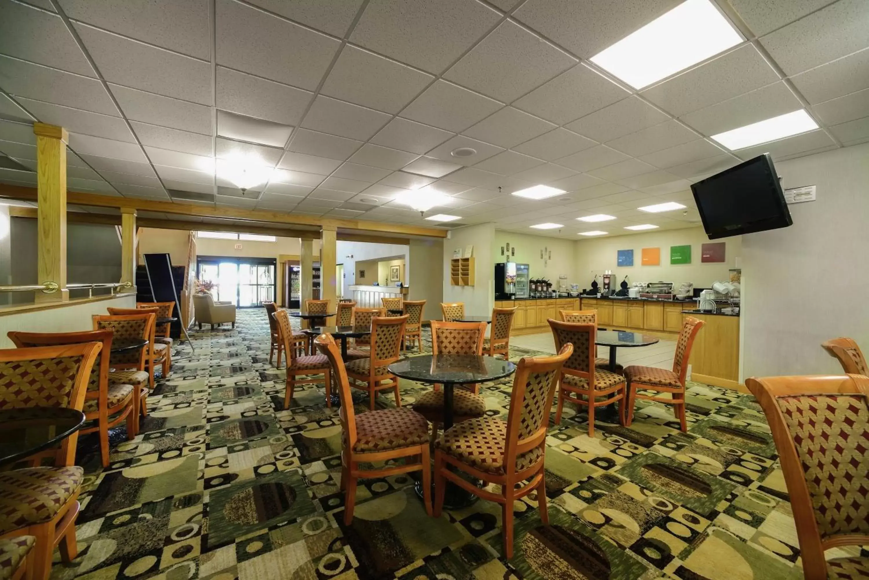 Continental breakfast, Restaurant/Places to Eat in Baymont by Wyndham Marion