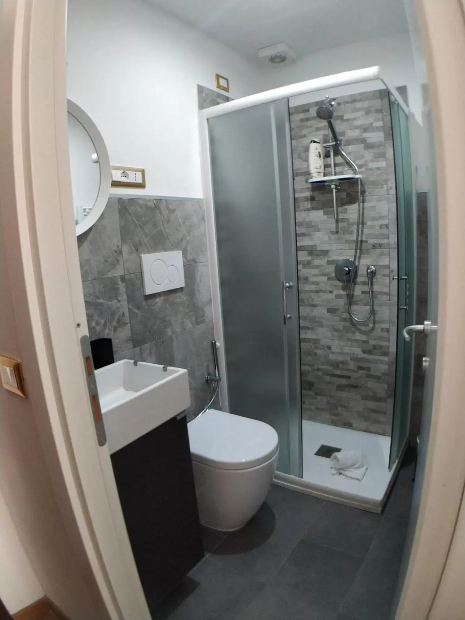 Shower, Bathroom in B&B Gaudium Colosseo
