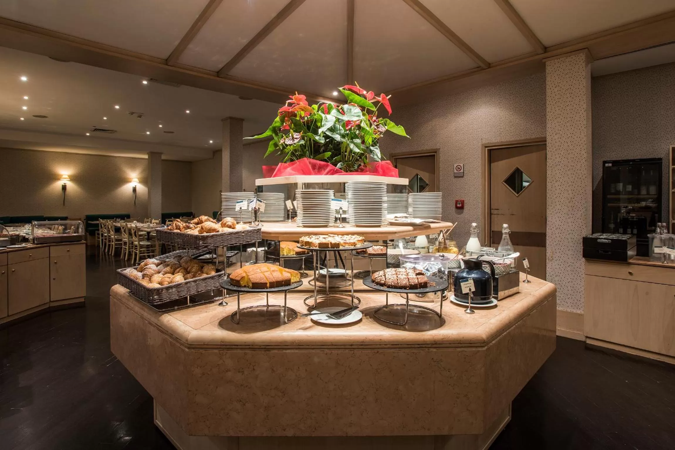 Breakfast in FlyOn Hotel & Conference Center