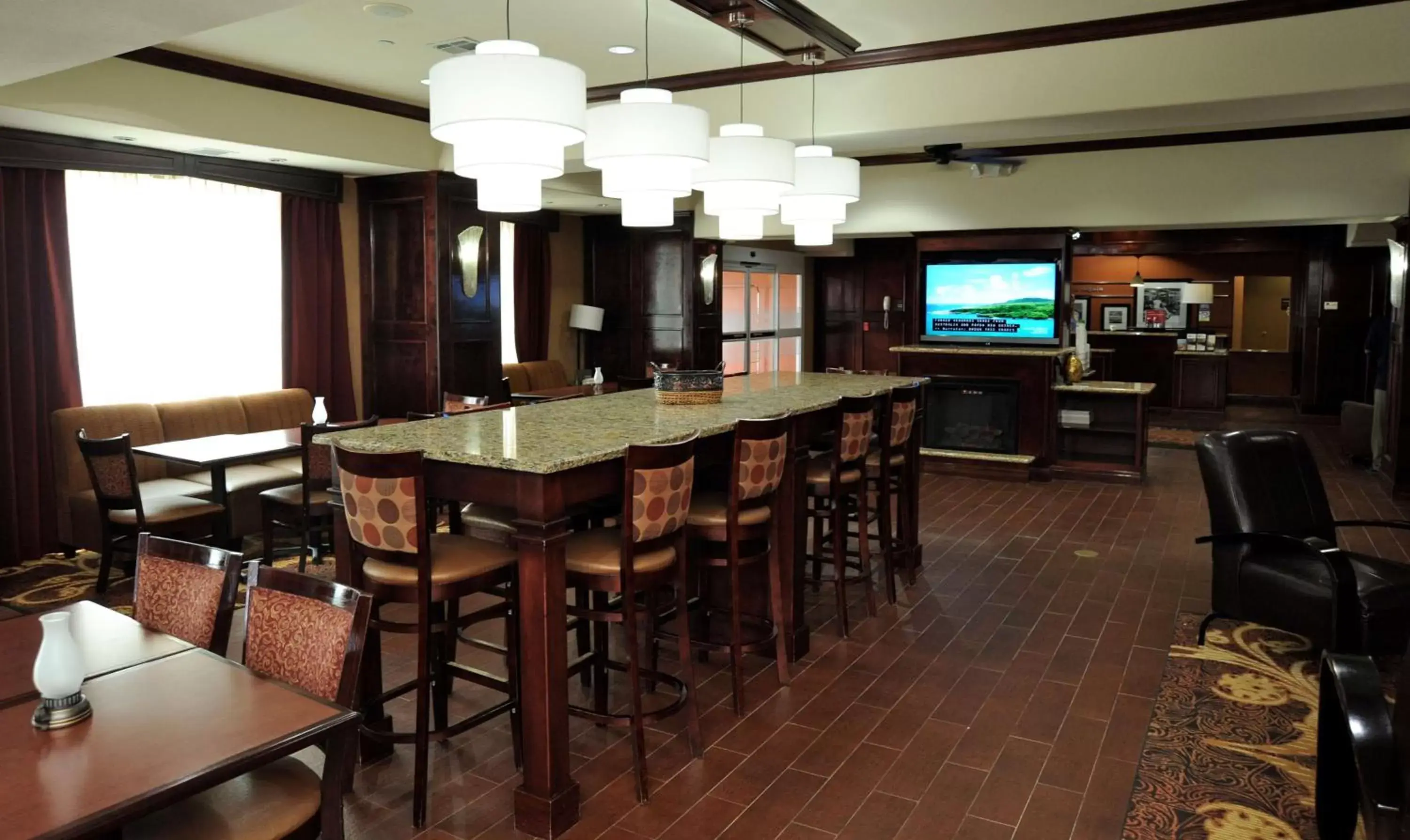 Restaurant/places to eat, Lounge/Bar in Hampton Inn Seguin