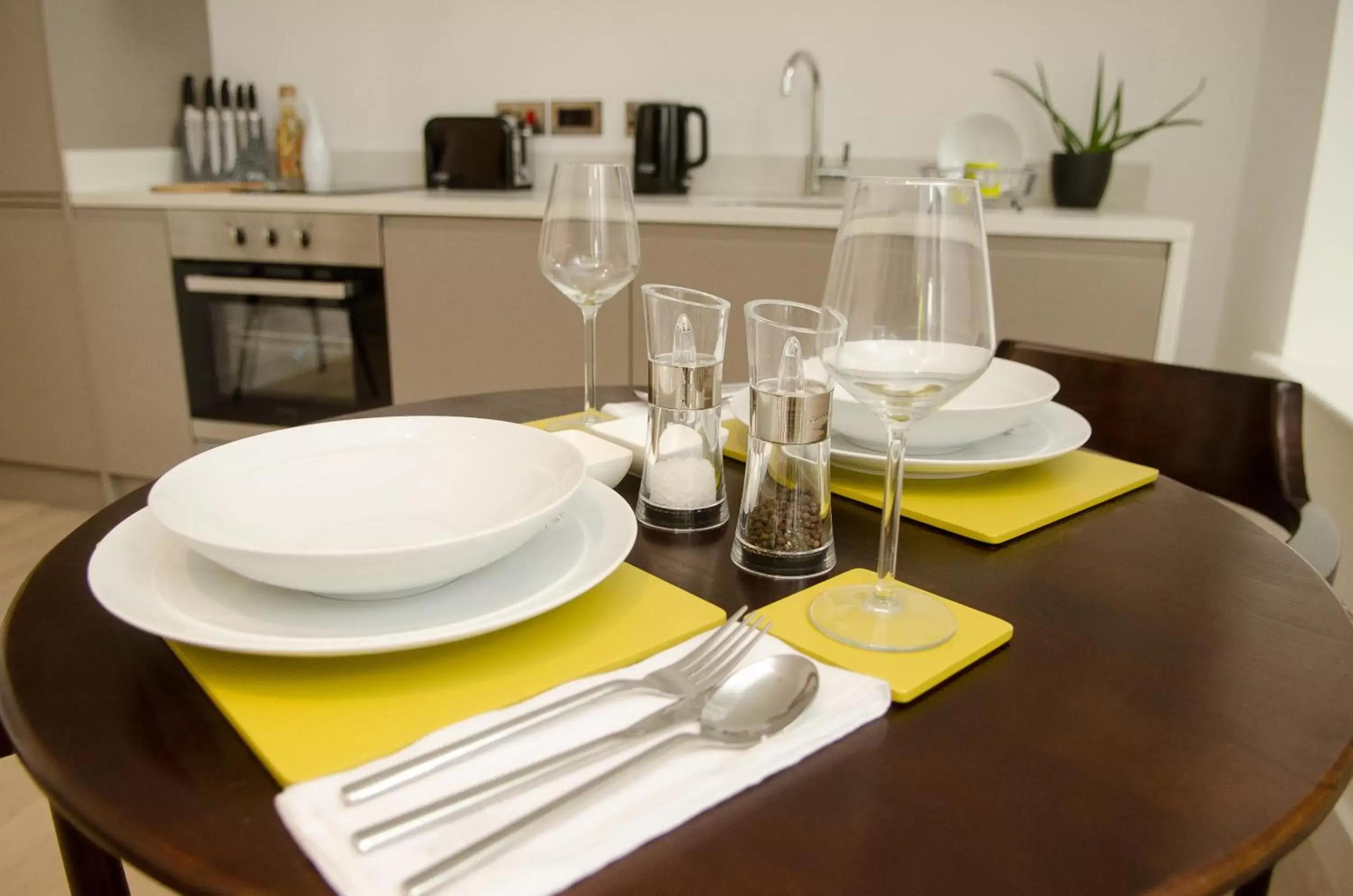 Dining area, Restaurant/Places to Eat in Terlon Apartments