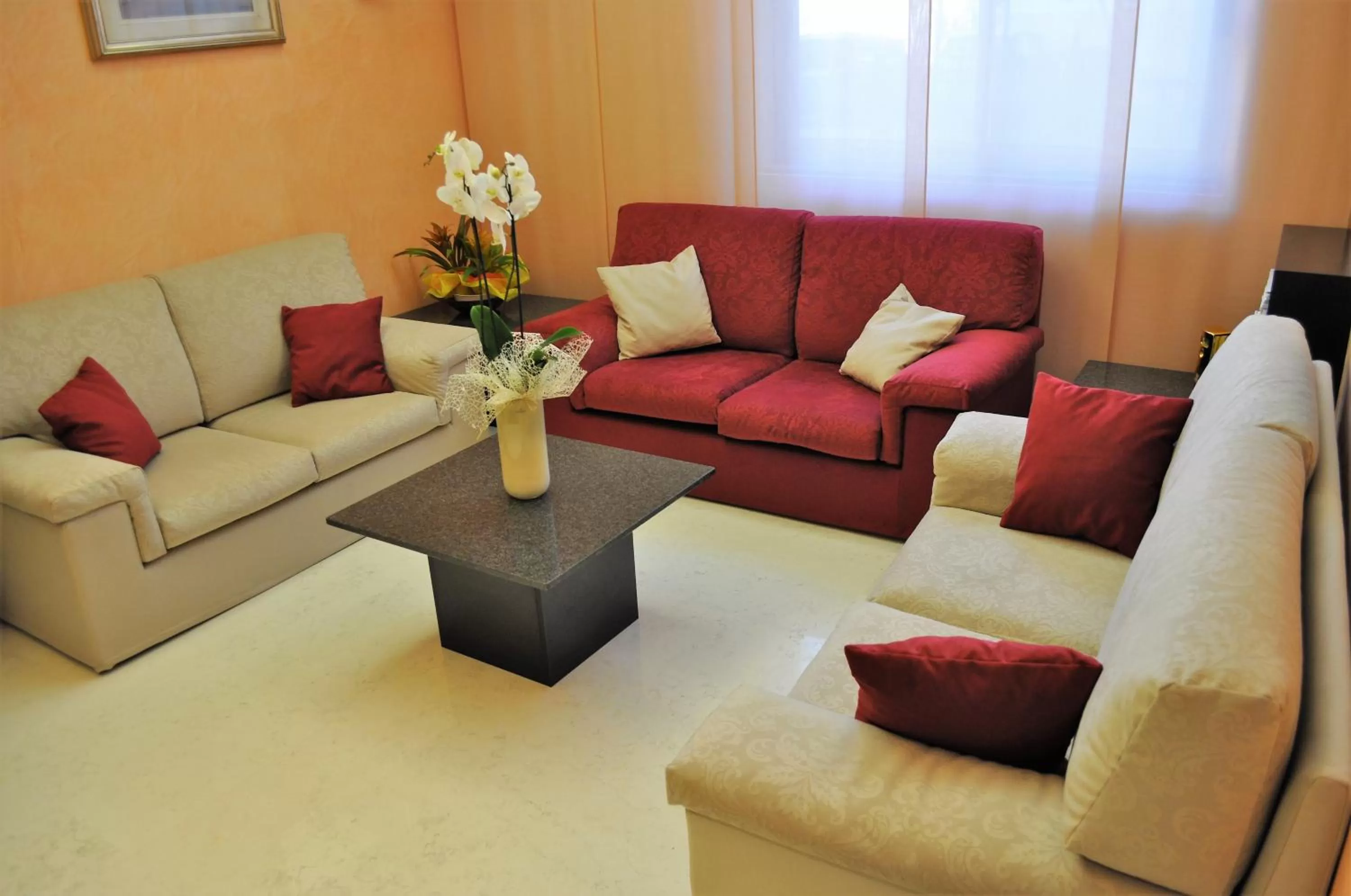 Lounge or bar in Hotel Garibaldi