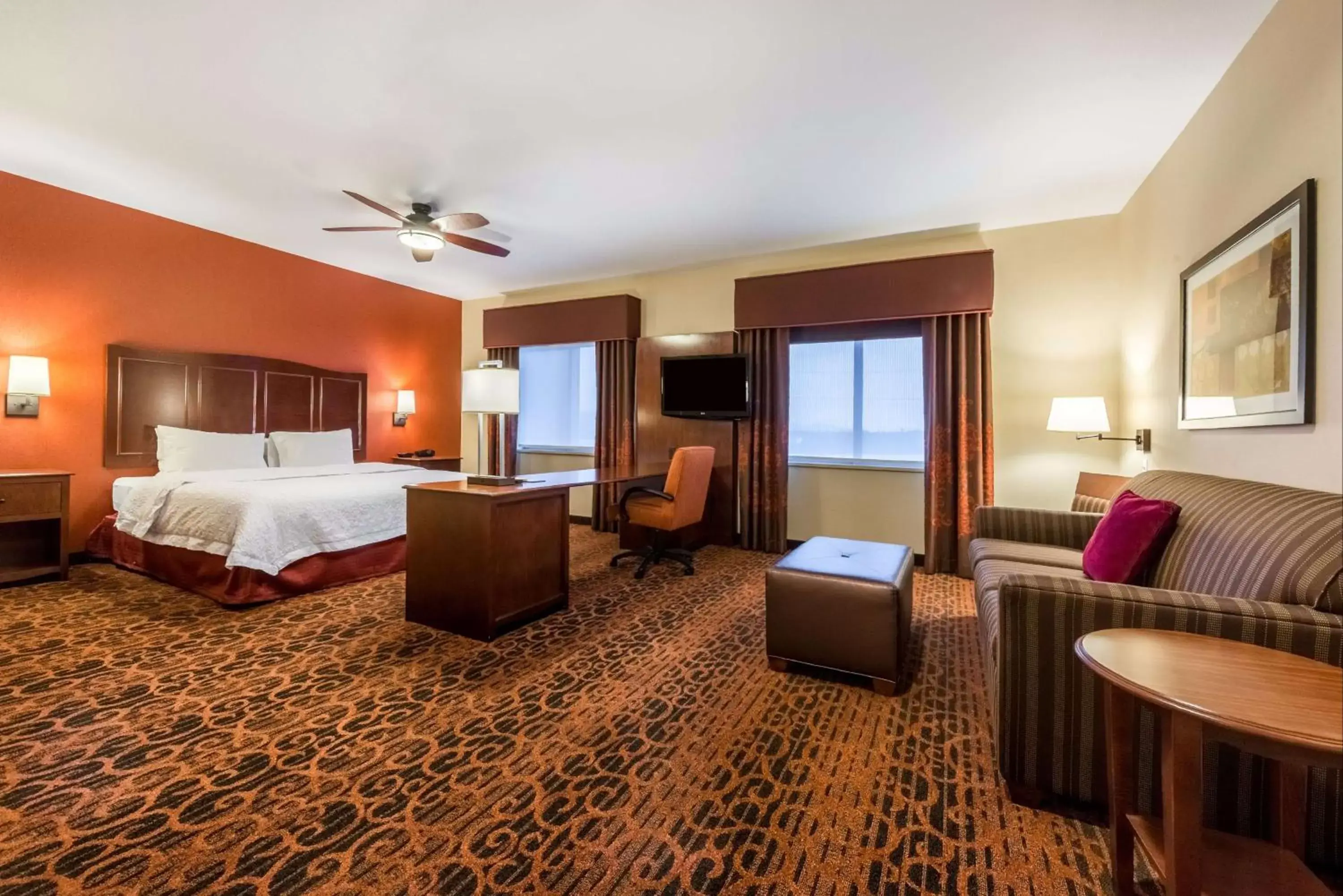Bedroom in Hampton Inn & Suites Boulder North