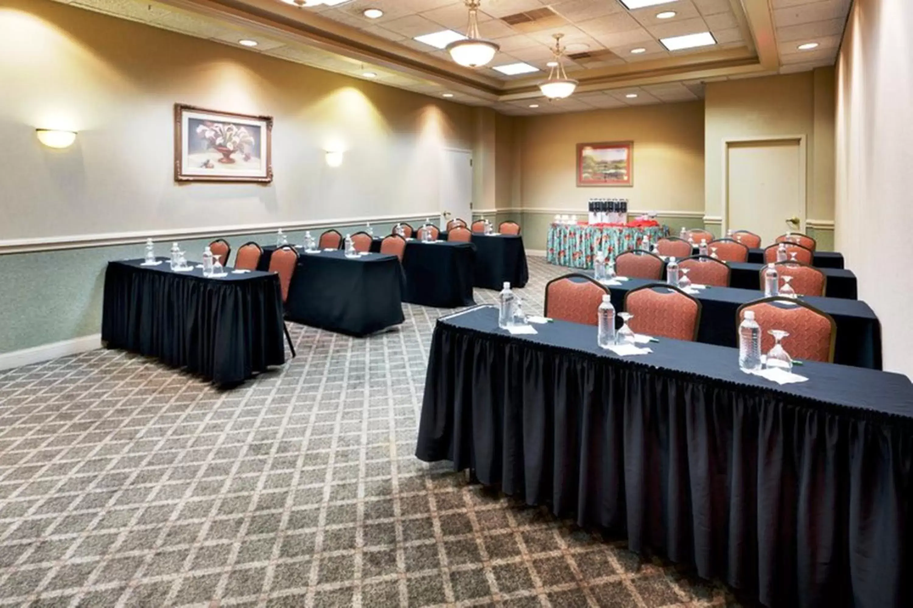 Meeting/conference room in Burrstone Inn, Ascend Hotel Collection