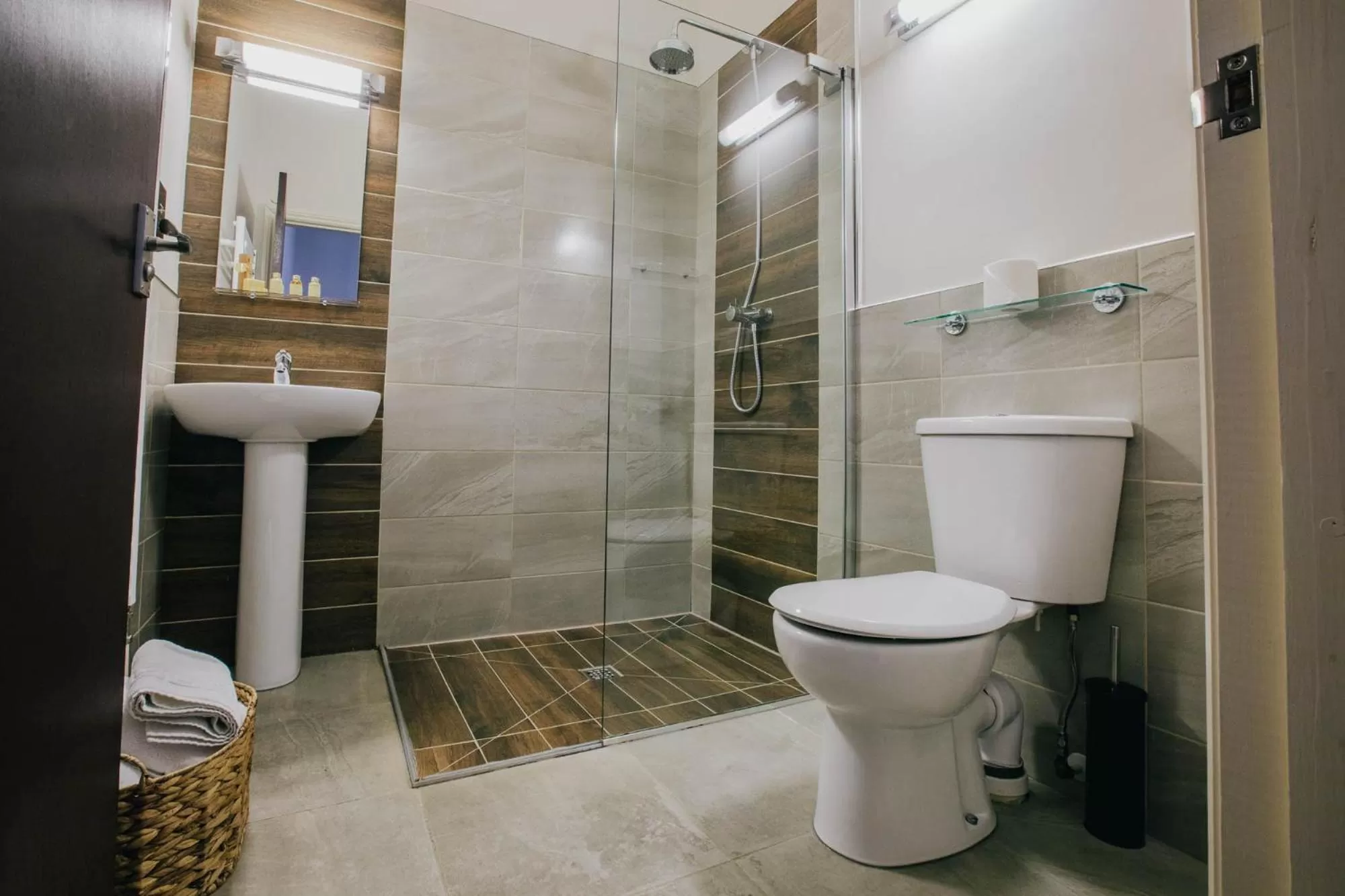 Bathroom in The Duke of Edinburgh Hotel & Bar