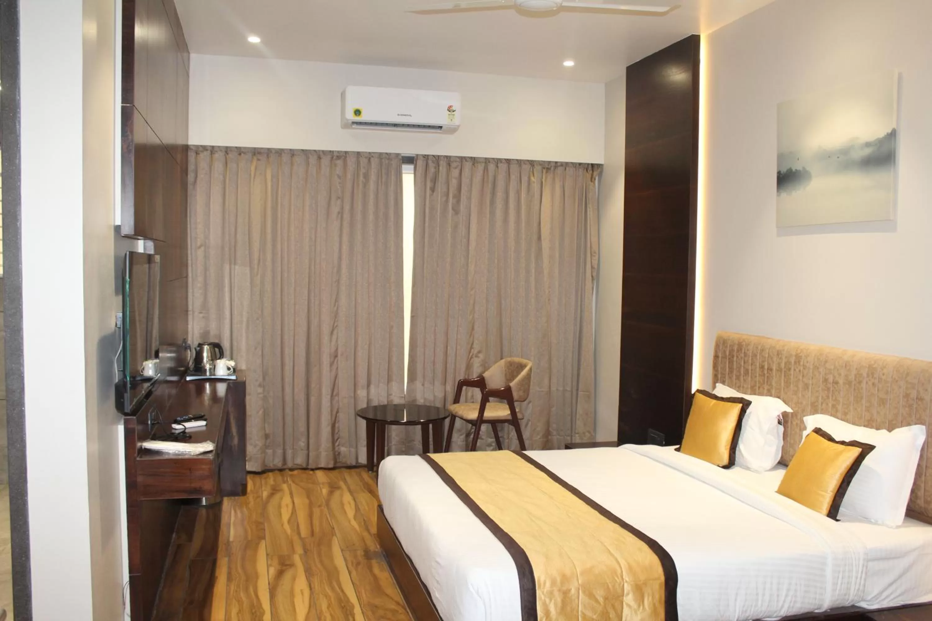 Bedroom, Bed in Hotel Rudra Royals