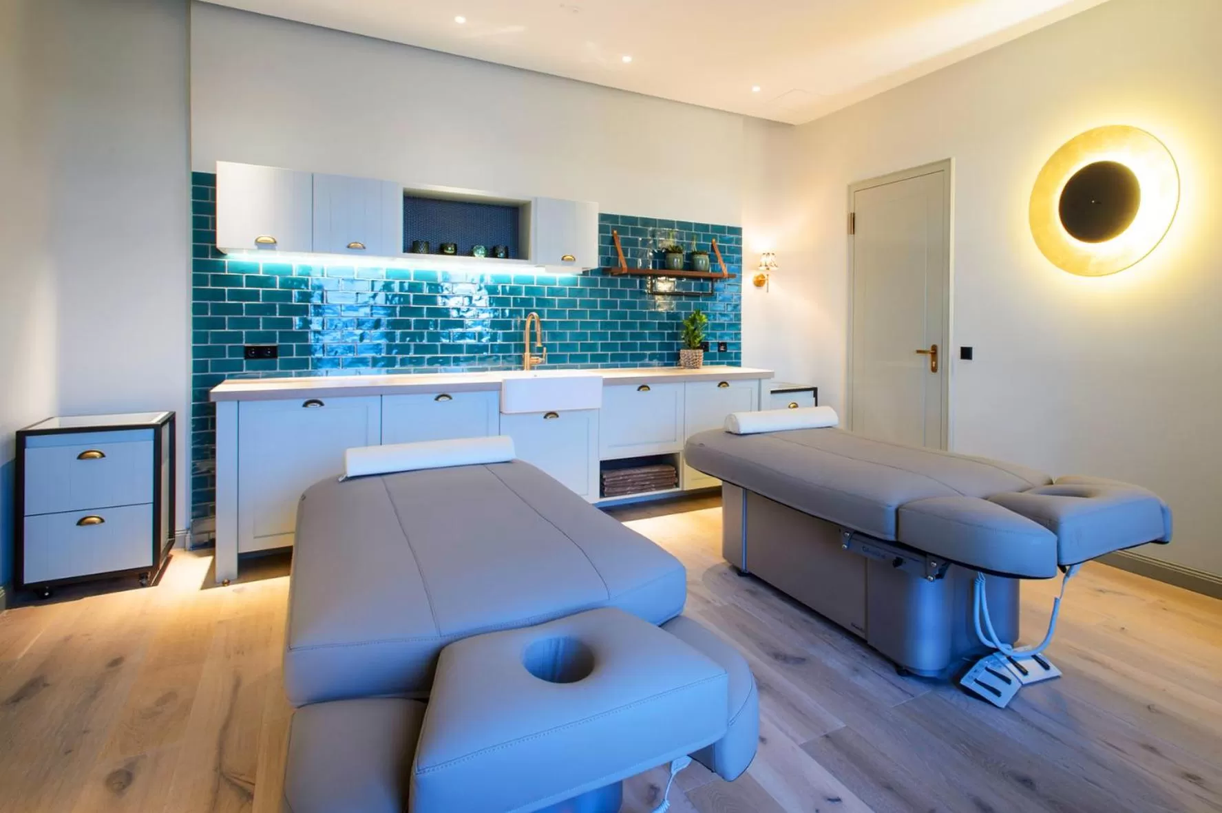 Massage in Das James