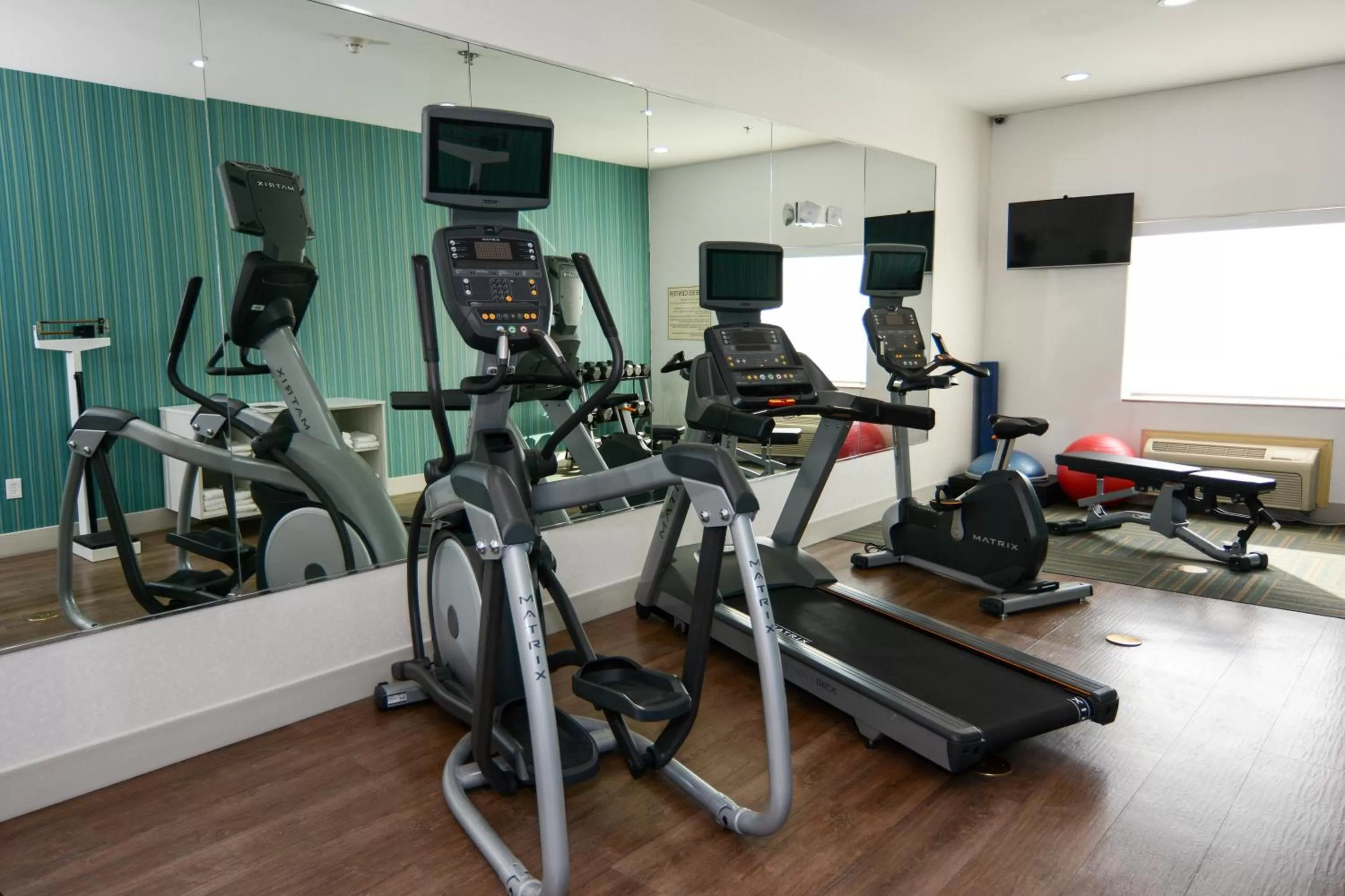 Fitness centre/facilities in Holiday Inn Express Hotel & Suites New Boston by IHG