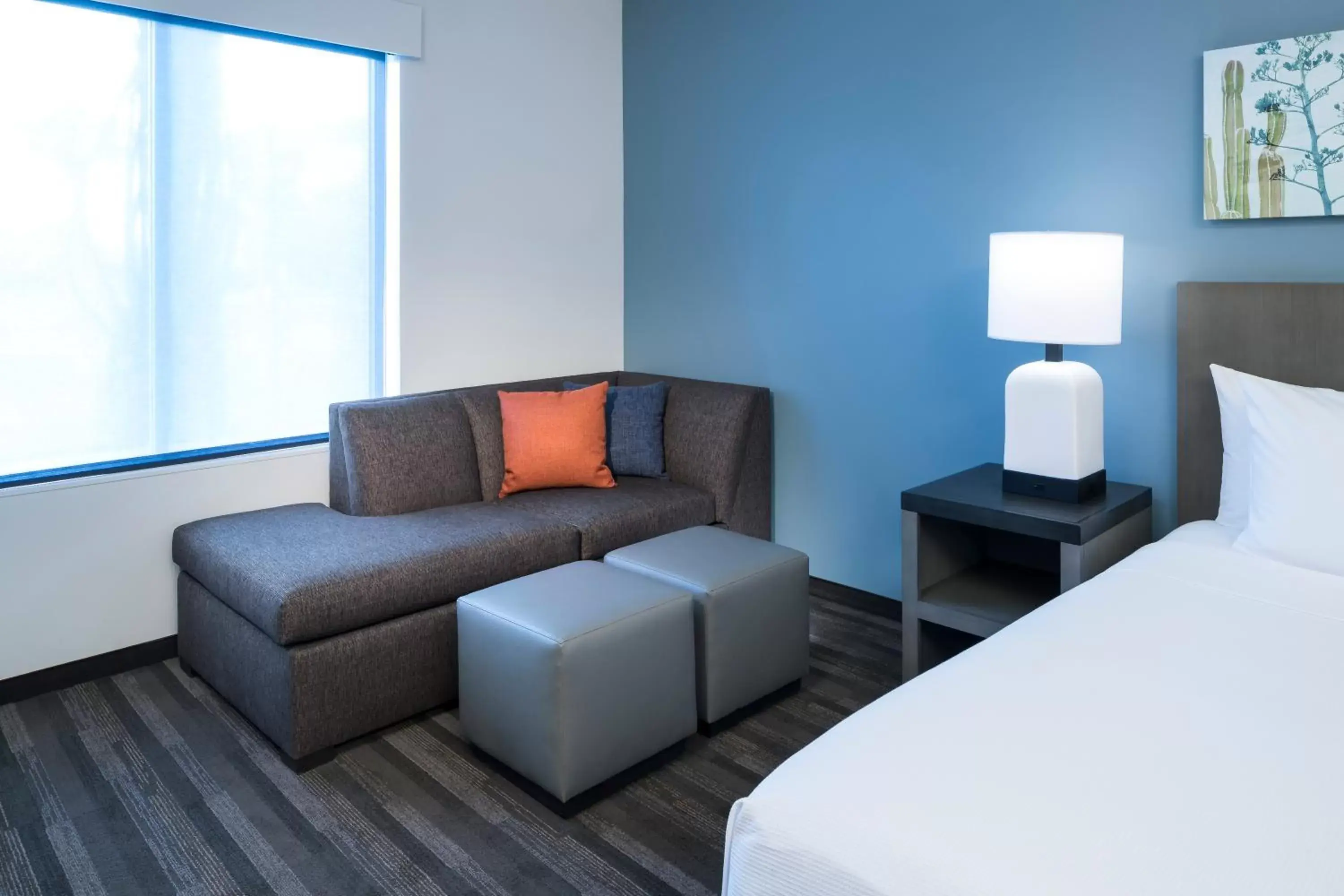 Living room, Seating Area in Hyatt House Tempe Phoenix University