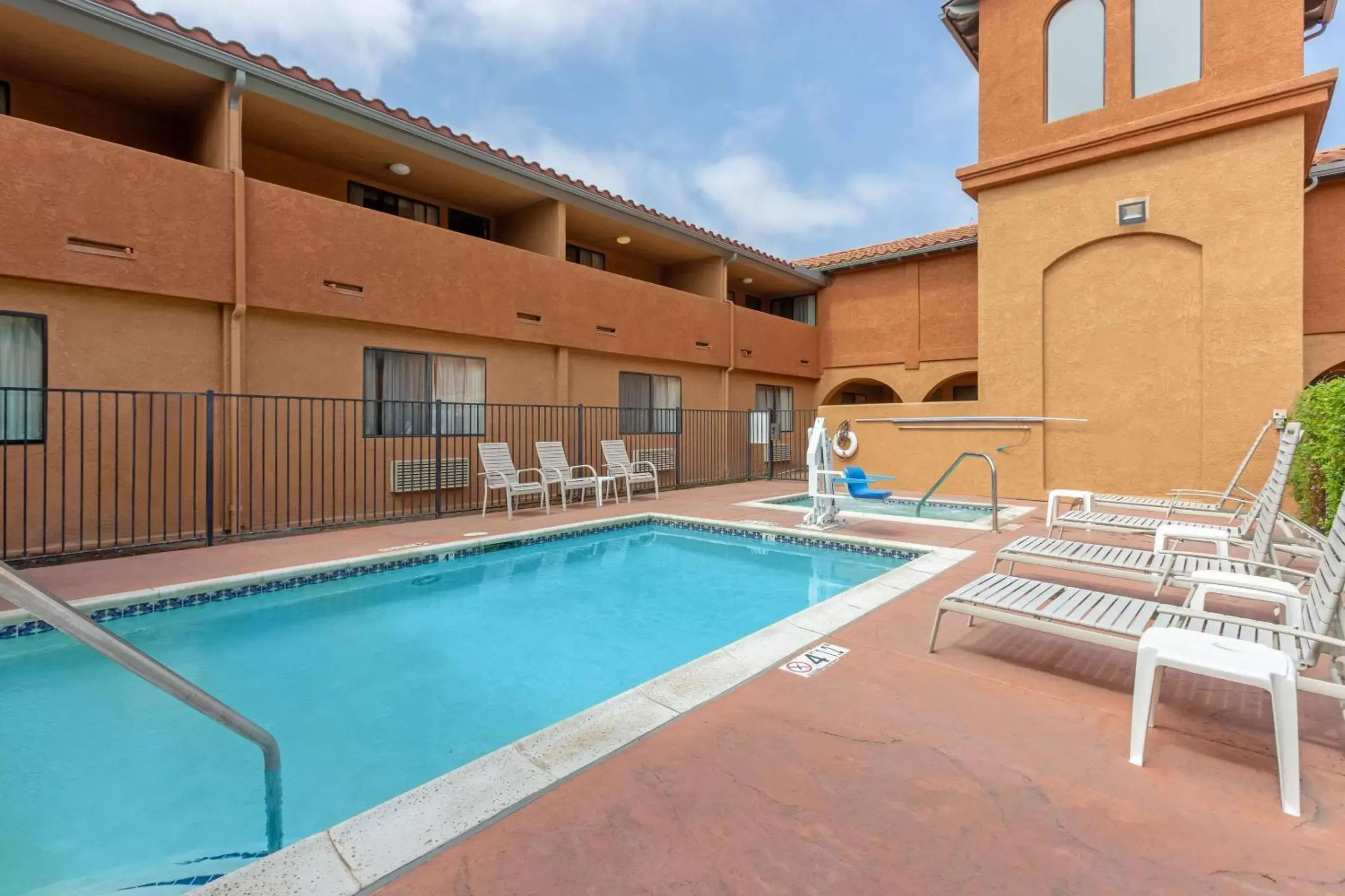 On site, Swimming Pool in Quality Inn & Suites Oceanside Near Camp Pendleton