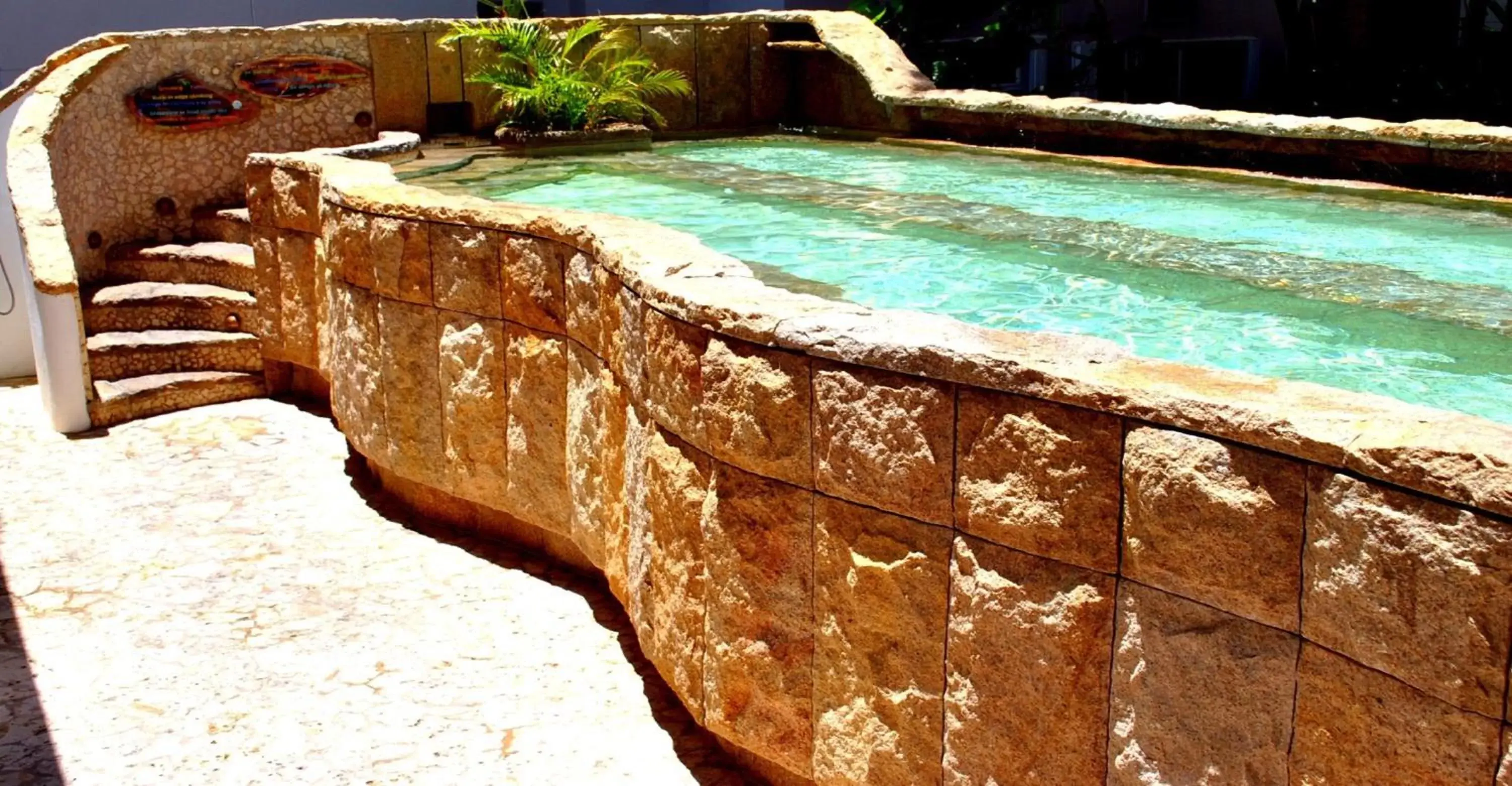 Swimming pool in Acacia Boutique Hotel