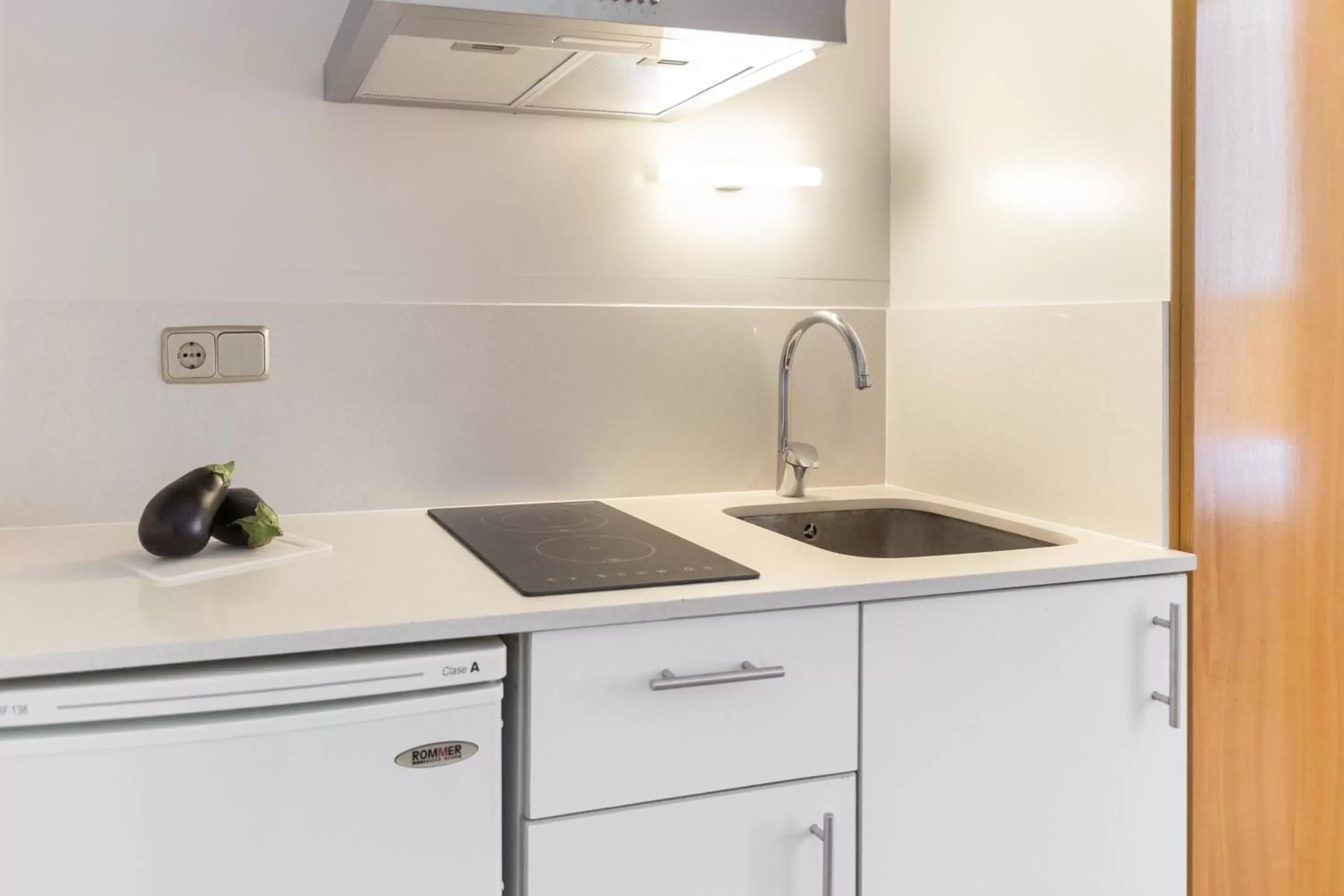 stove, Kitchen/Kitchenette in Atica Apartments - by Weflating