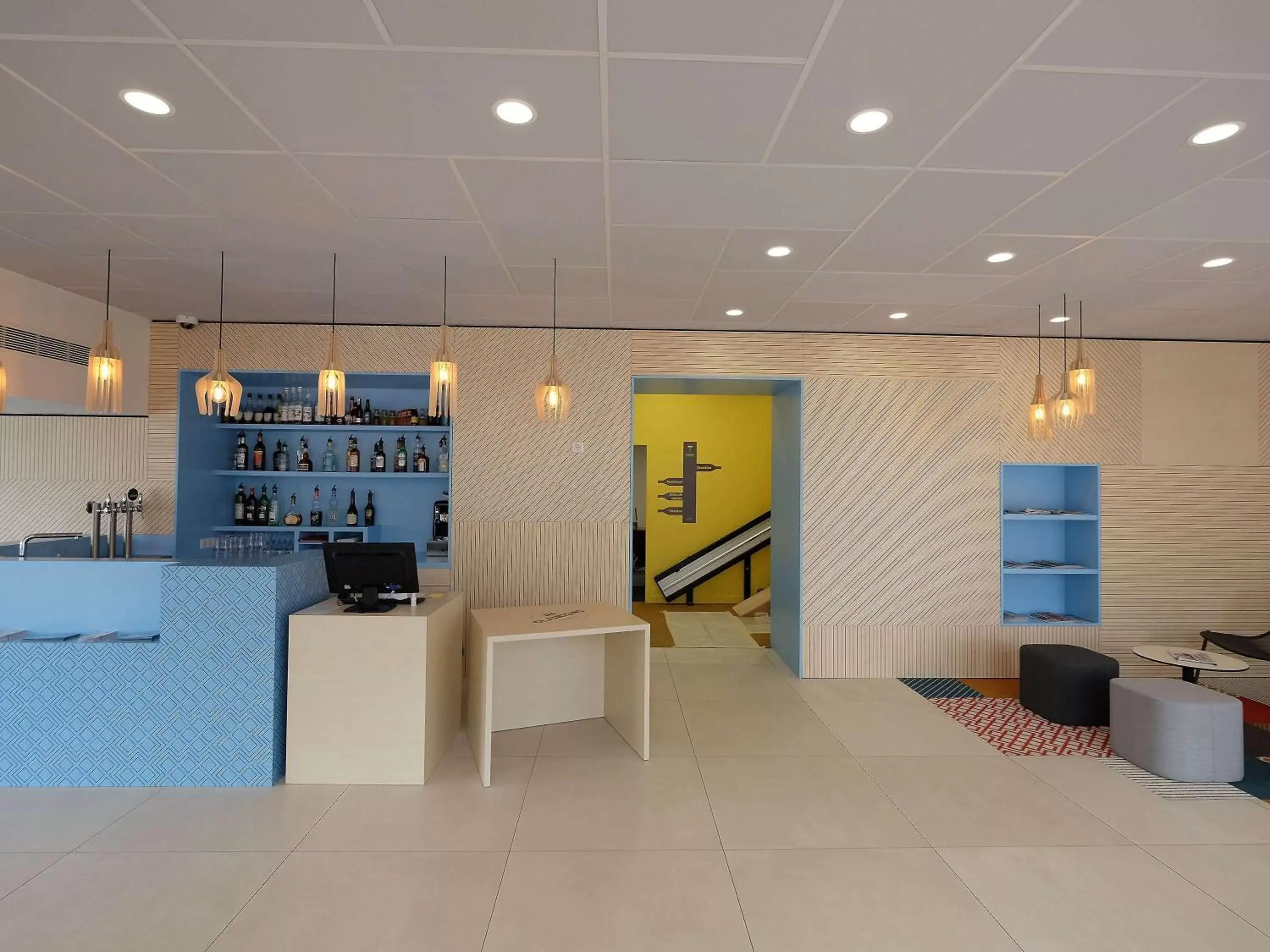 Property building, Lobby/Reception in Hôtel ibis Styles Auxerre Nord