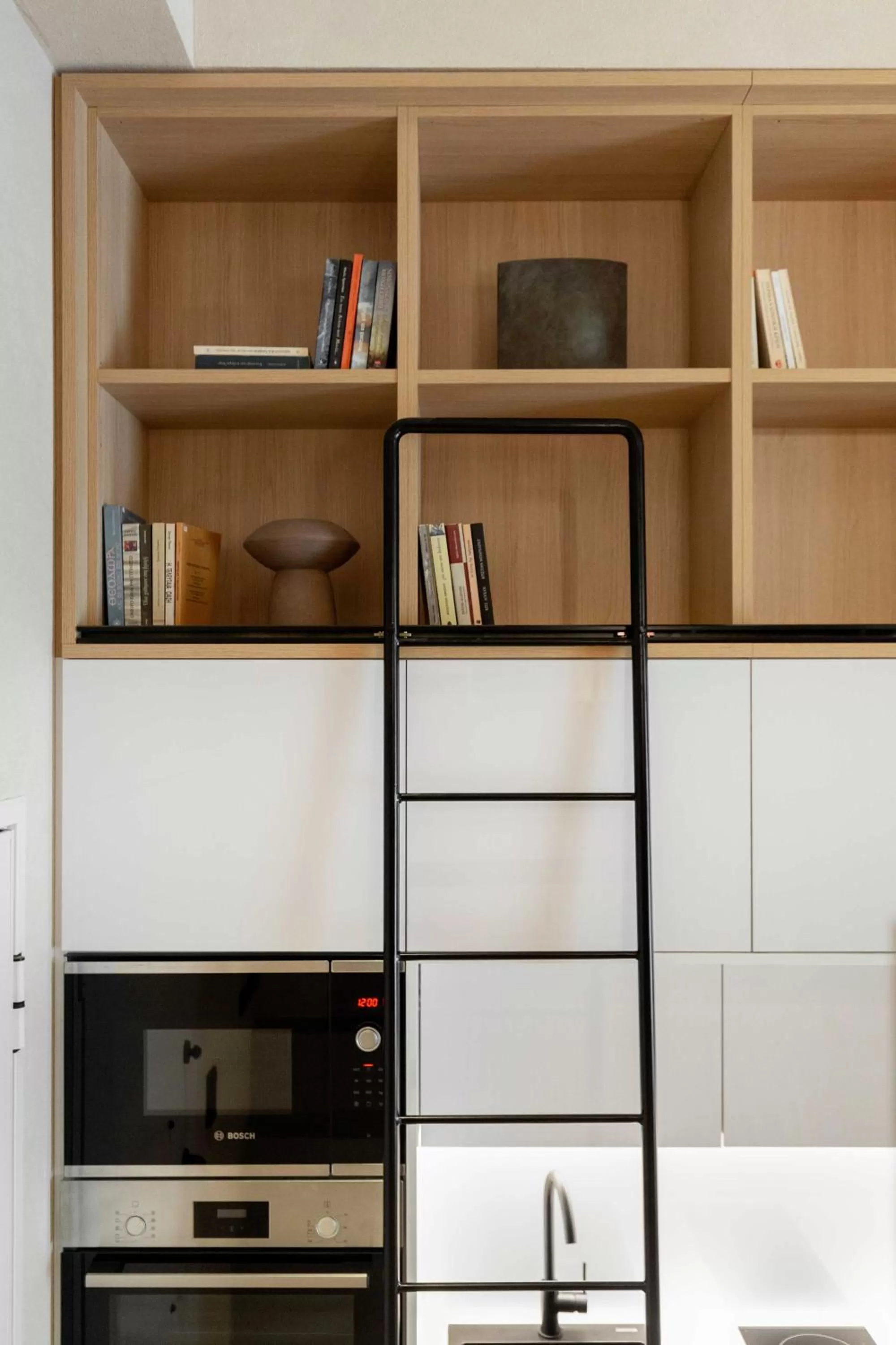 Library in The Newel Psychiko