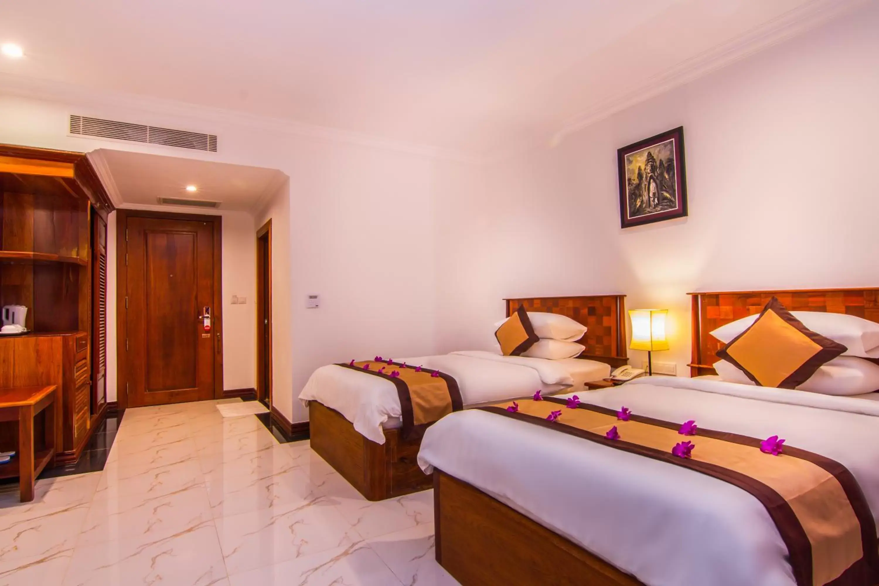 Photo of the whole room, Bed in Glorious Hotel Photo of the whole room, Bed in Glorious Hotel