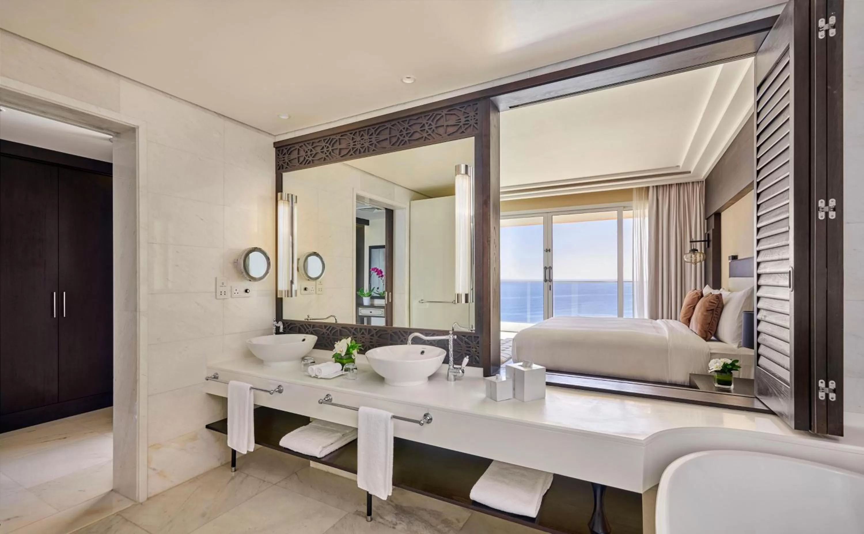 Bathroom, Bed in Fairmont Fujairah Beach Resort