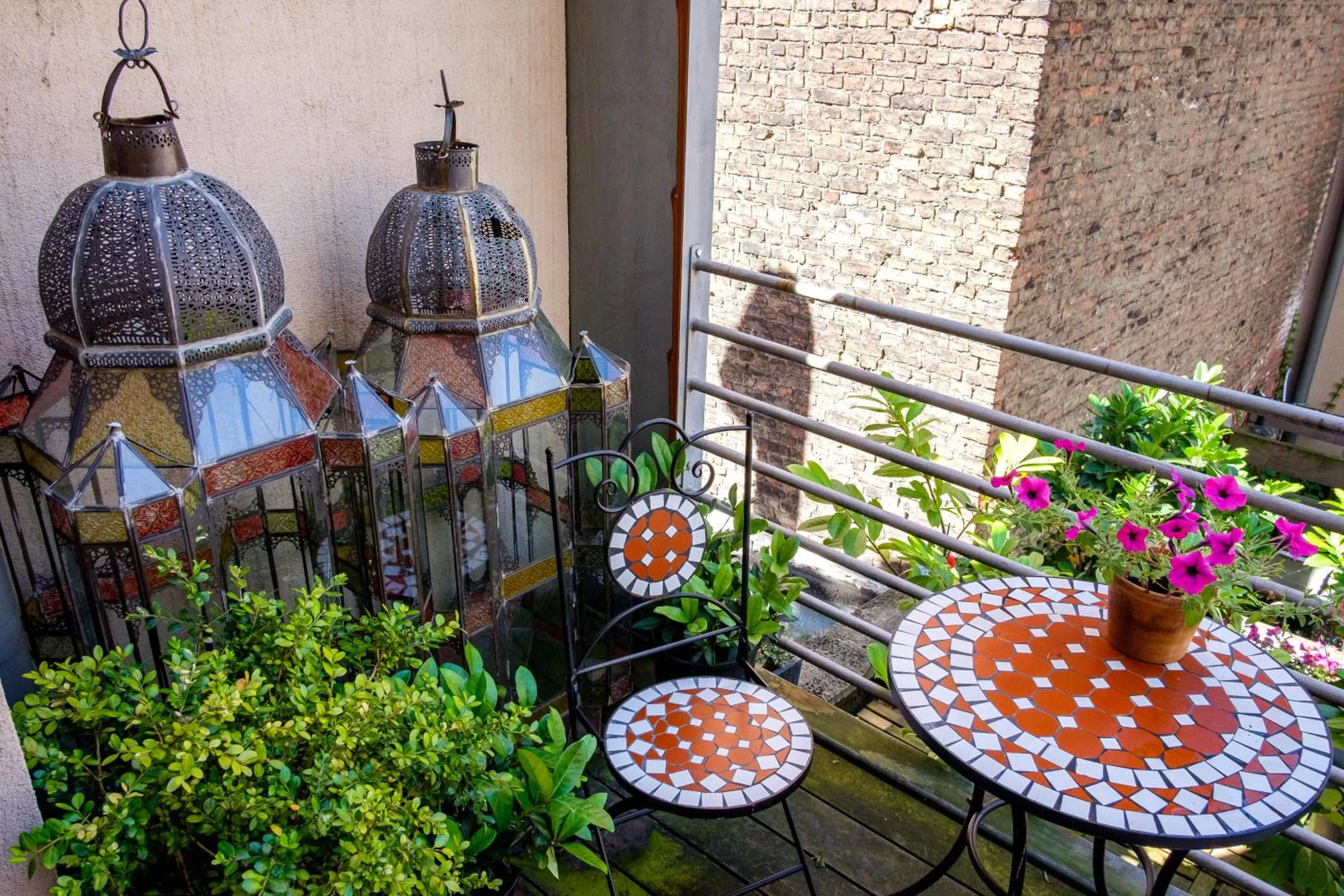 Spring in Hotel Diamonds and Pearls