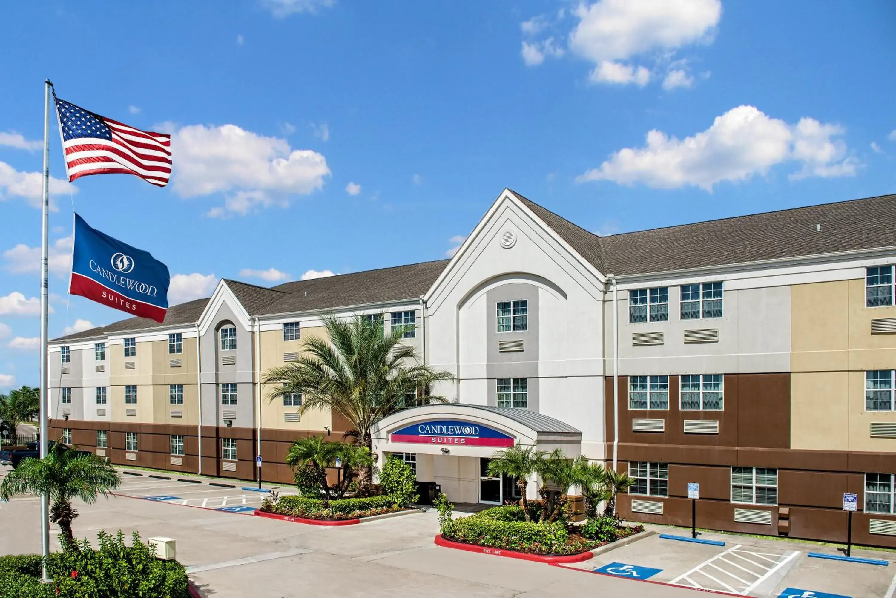 Property Building in Candlewood Suites Galveston
