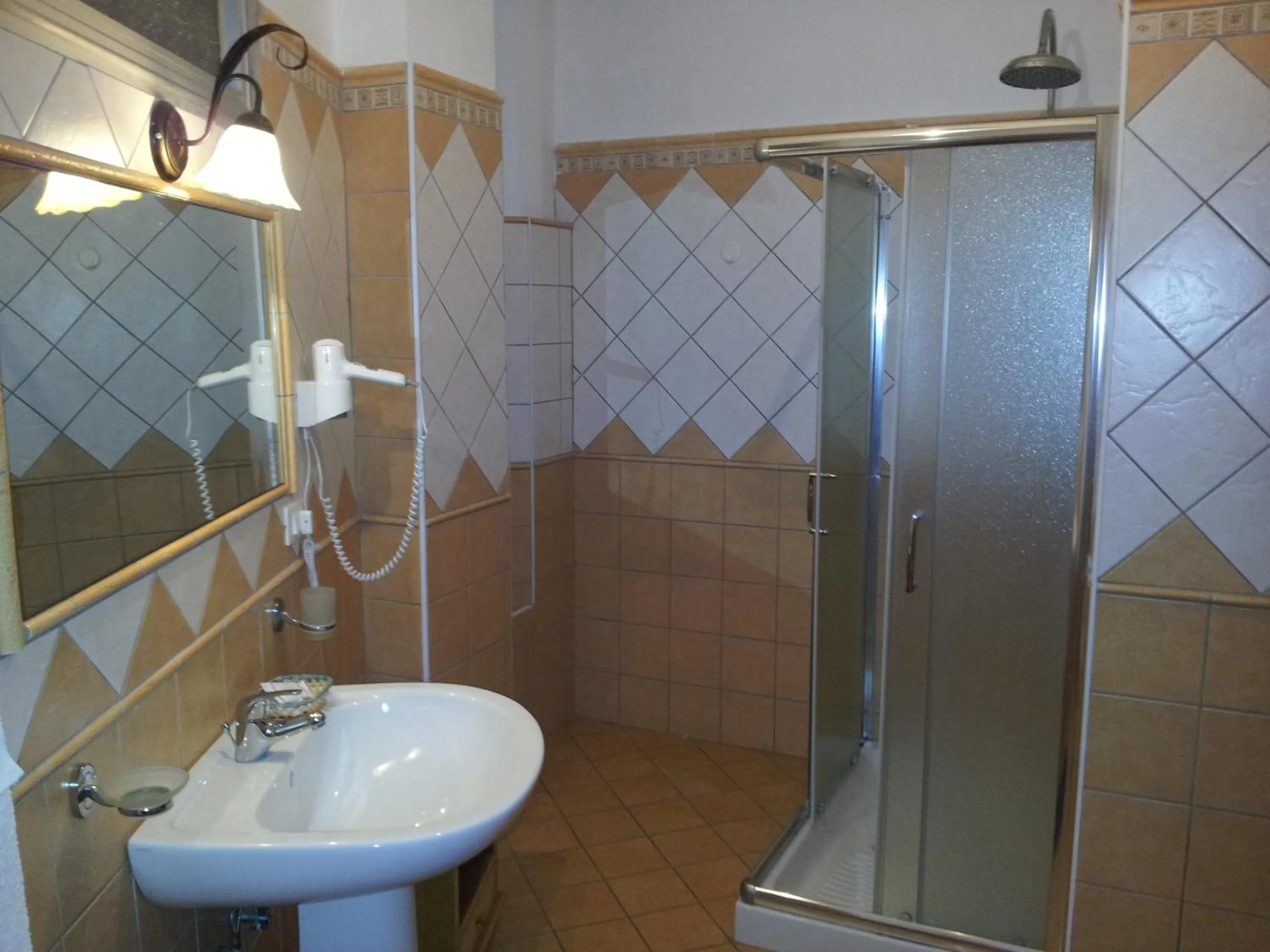 Bathroom in George Hotel