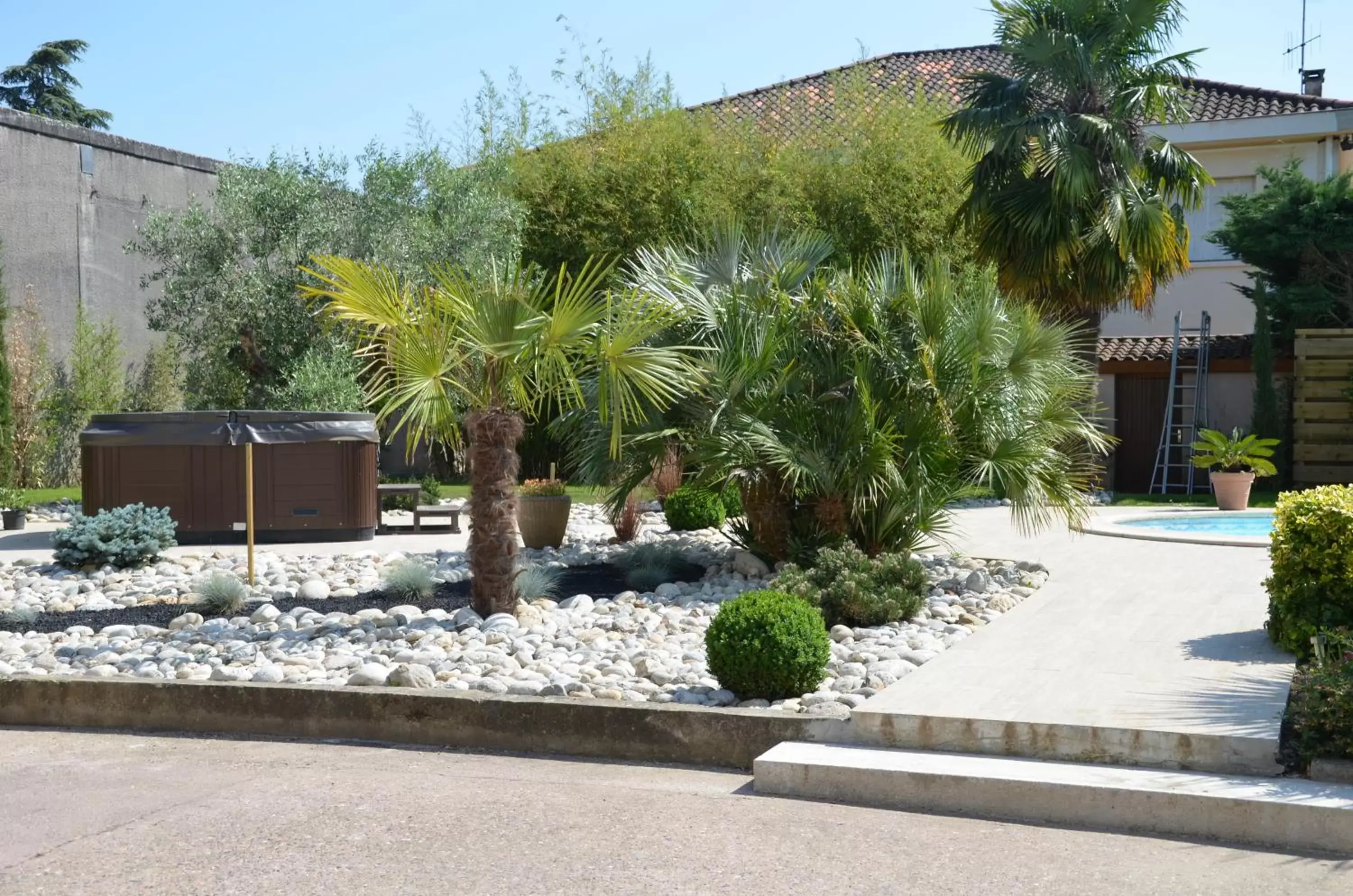 Garden, Property Building in Chambre D'hôtes Et Spa