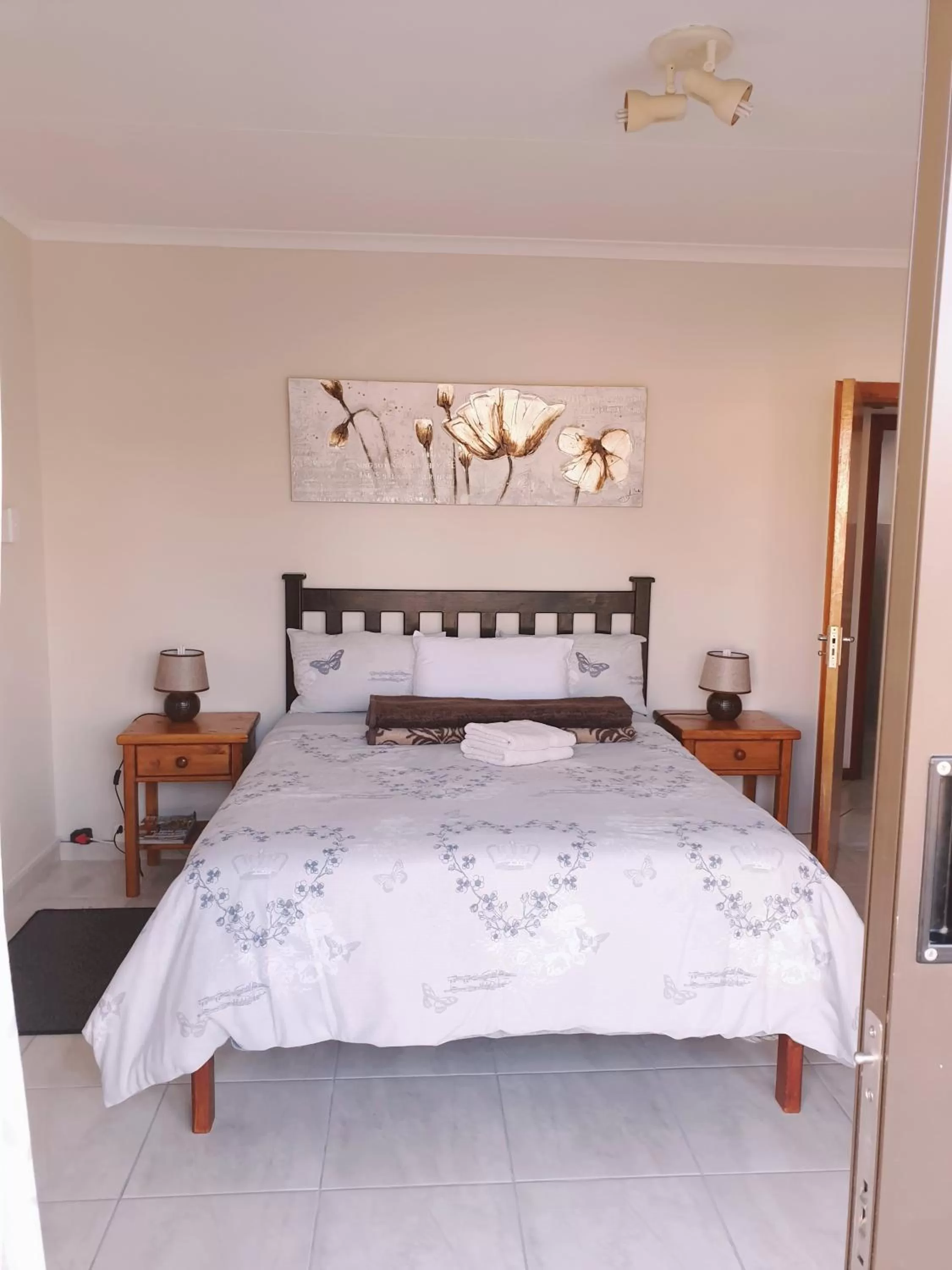 Bed in Sunflower Self-Catering