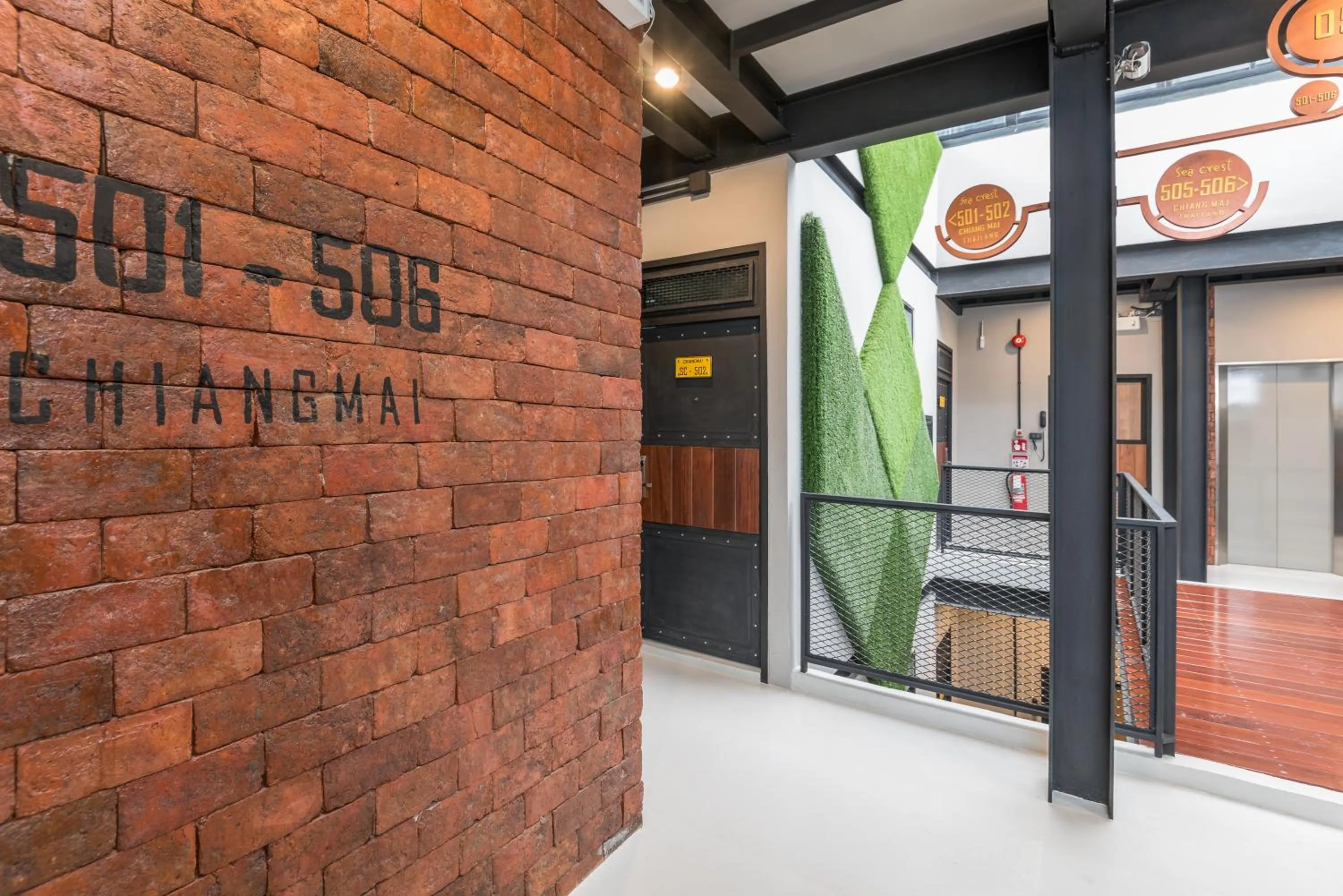 Decorative detail in Sea Crest by Jomtien