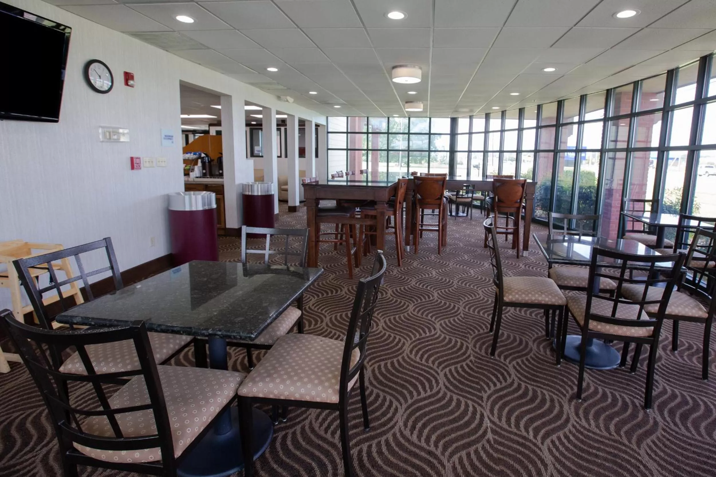 Restaurant/places to eat in Americas Best Value West Point