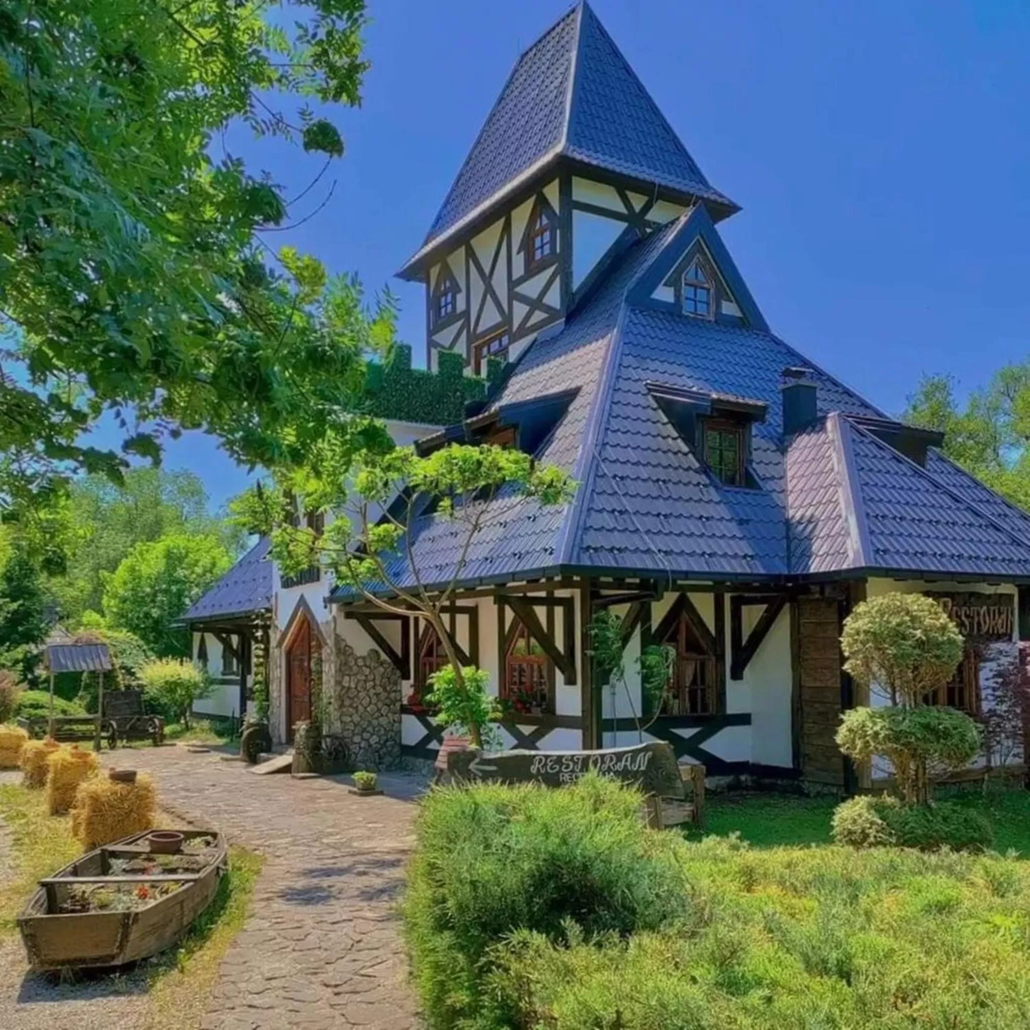 Property building in Kraljevsko selo Kotromanićevo
