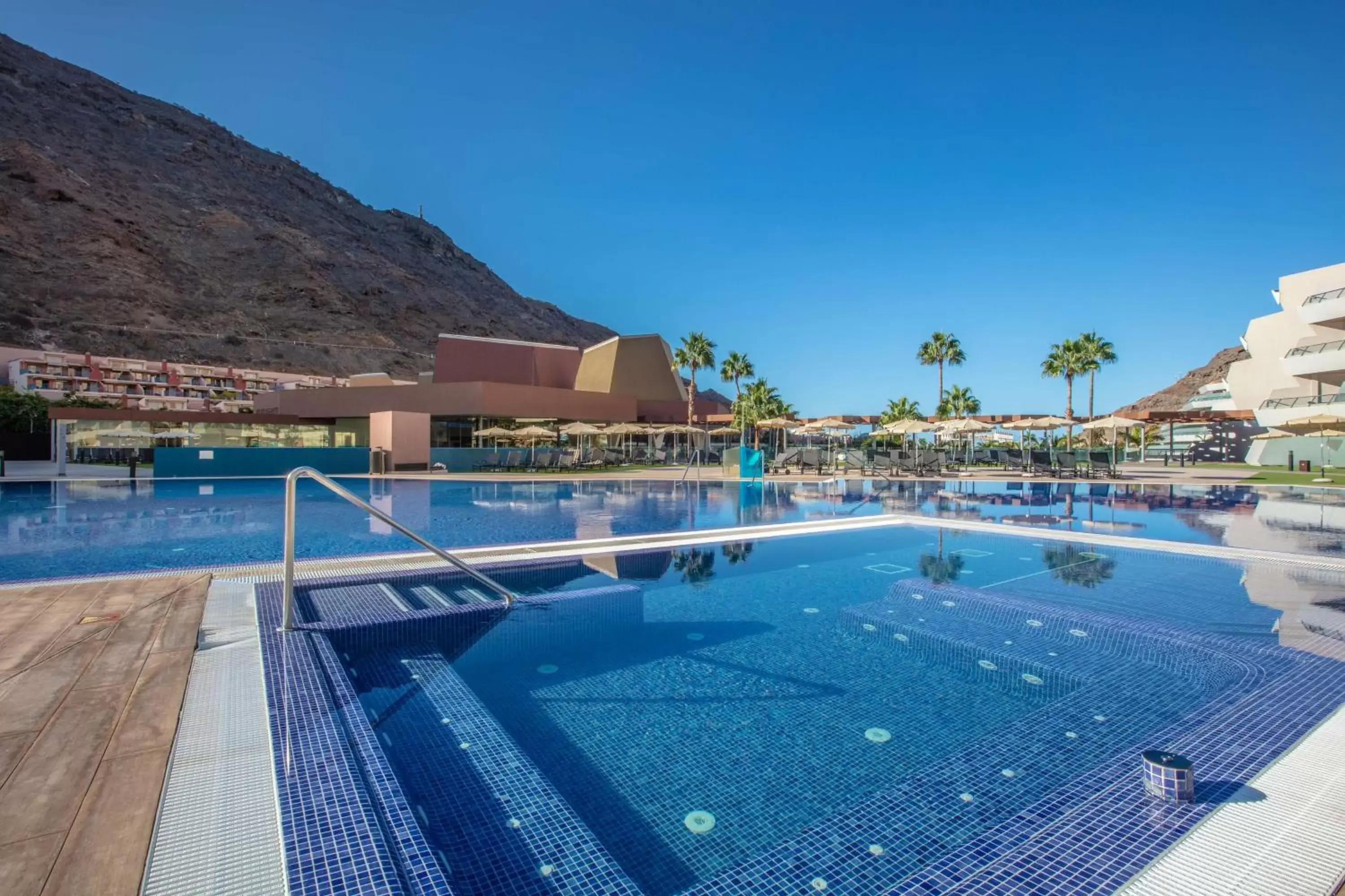 Activities, Swimming Pool in Radisson Blu Resort & Spa, Gran Canaria Mogan