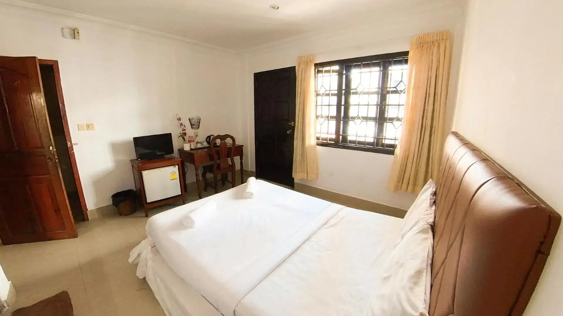 Bed in Riverside Hotel Phnom Penh Bed in Riverside Hotel Phnom Penh