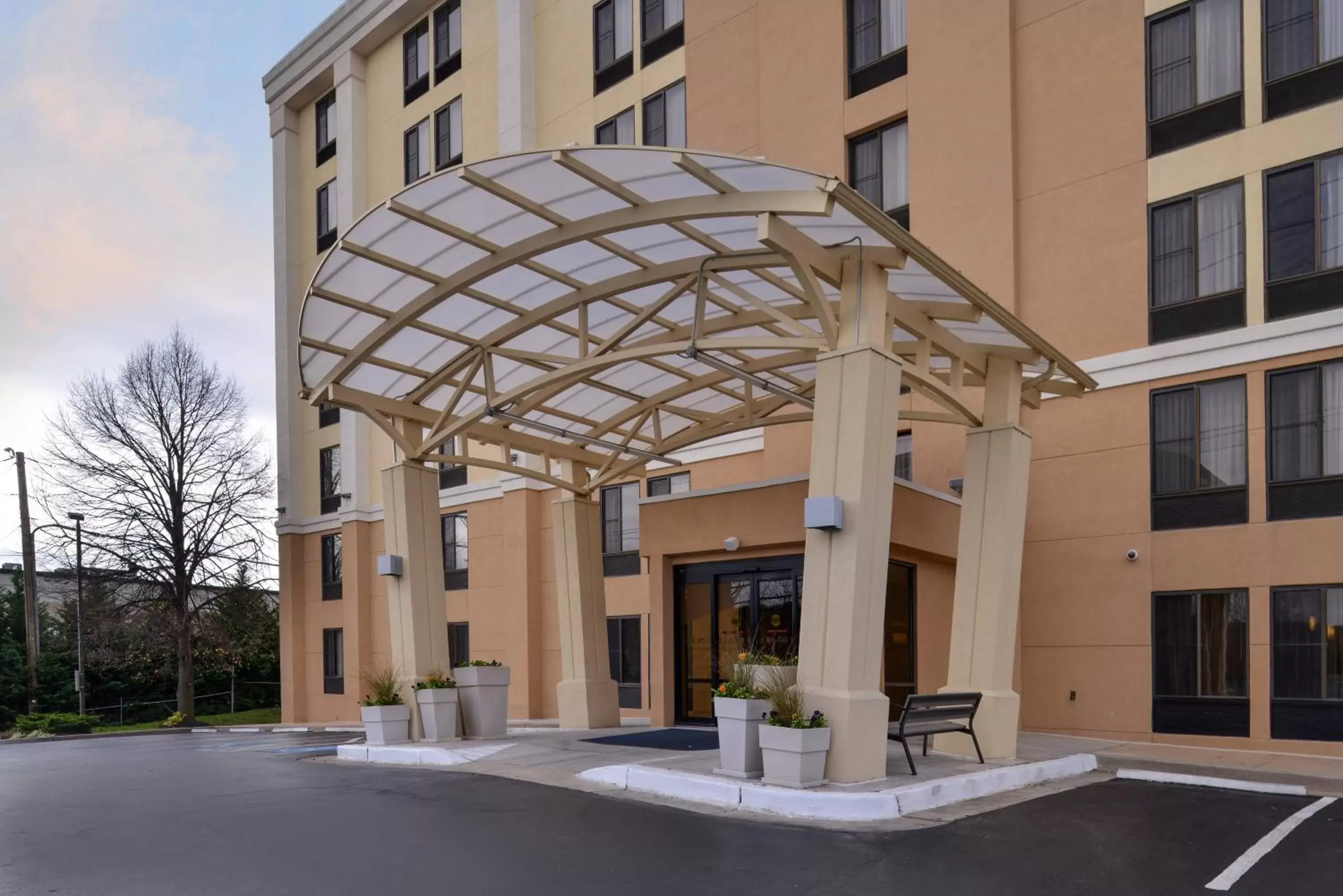 Property building in Holiday Inn Express Hunt Valley, an IHG Hotel Property building in Holiday Inn Express Hunt Valley, an IHG Hotel