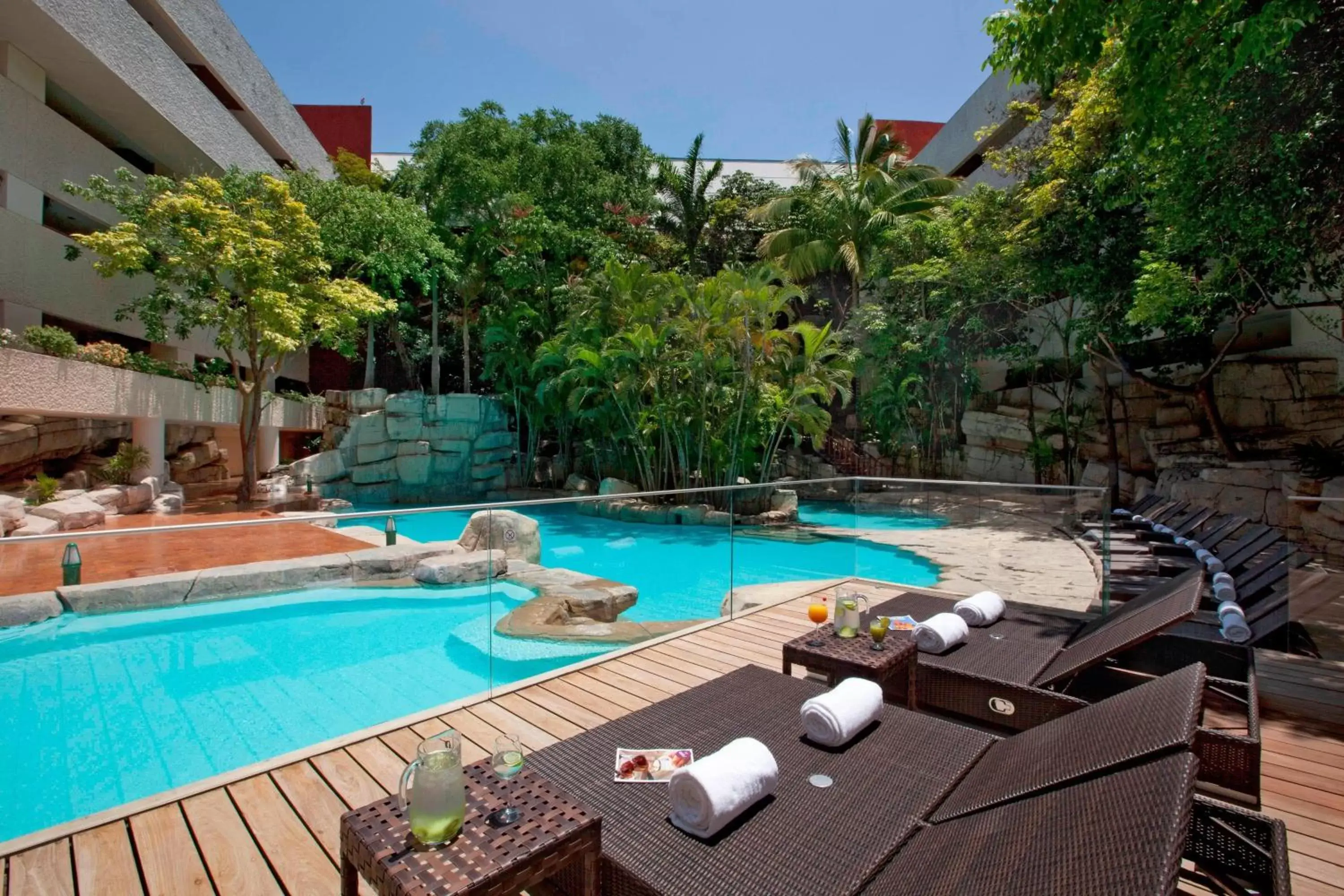 Swimming Pool in Marriott Tuxtla Gutierrez Hotel