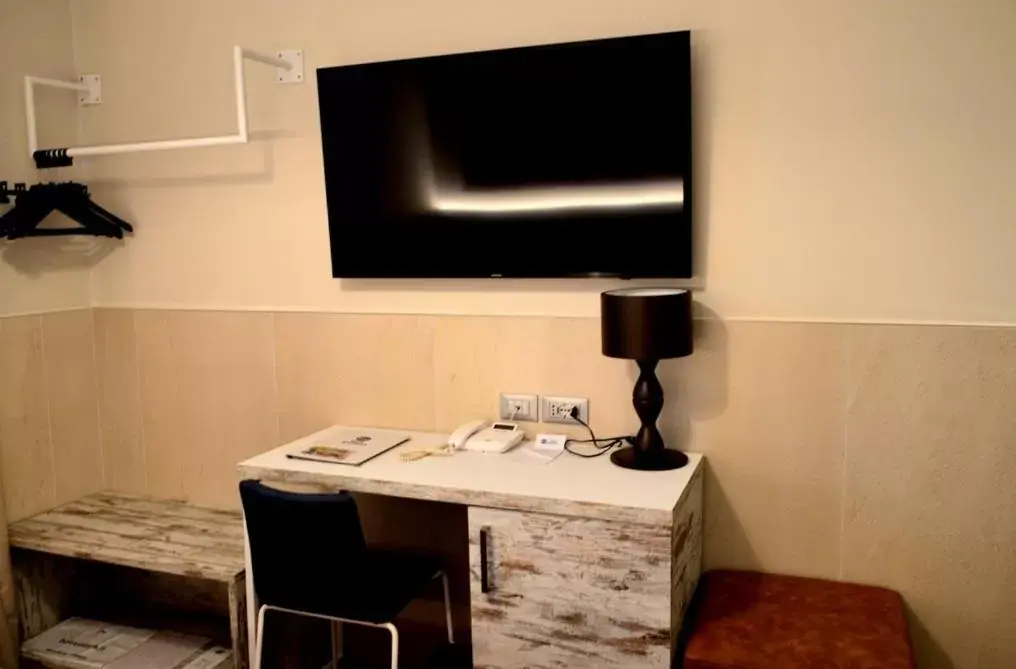 TV and multimedia, TV/Entertainment Center in Best Western Plus Soave Hotel