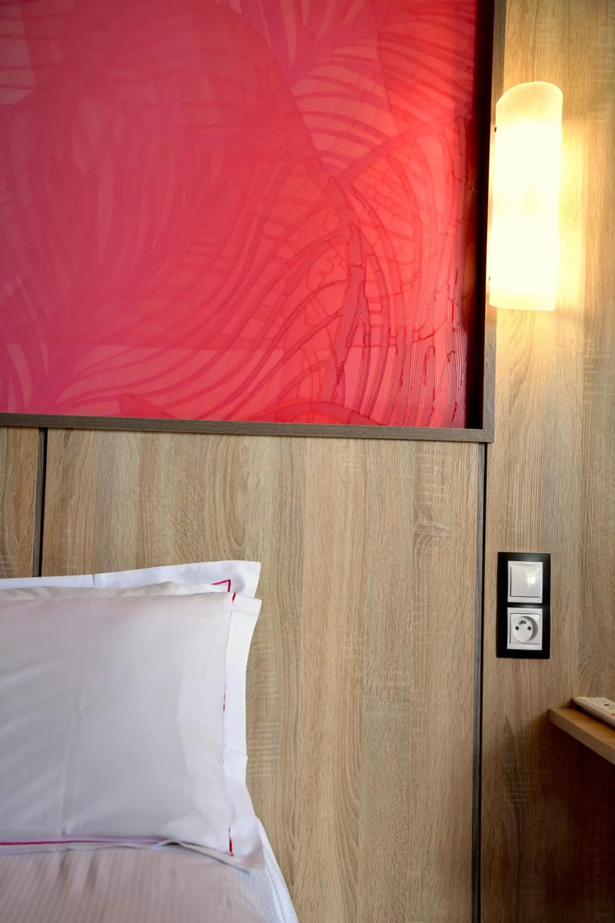 Bed in The Originals Access Aéroport, Hôtel Aurillac Bed in The Originals Access Aéroport, Hôtel Aurillac