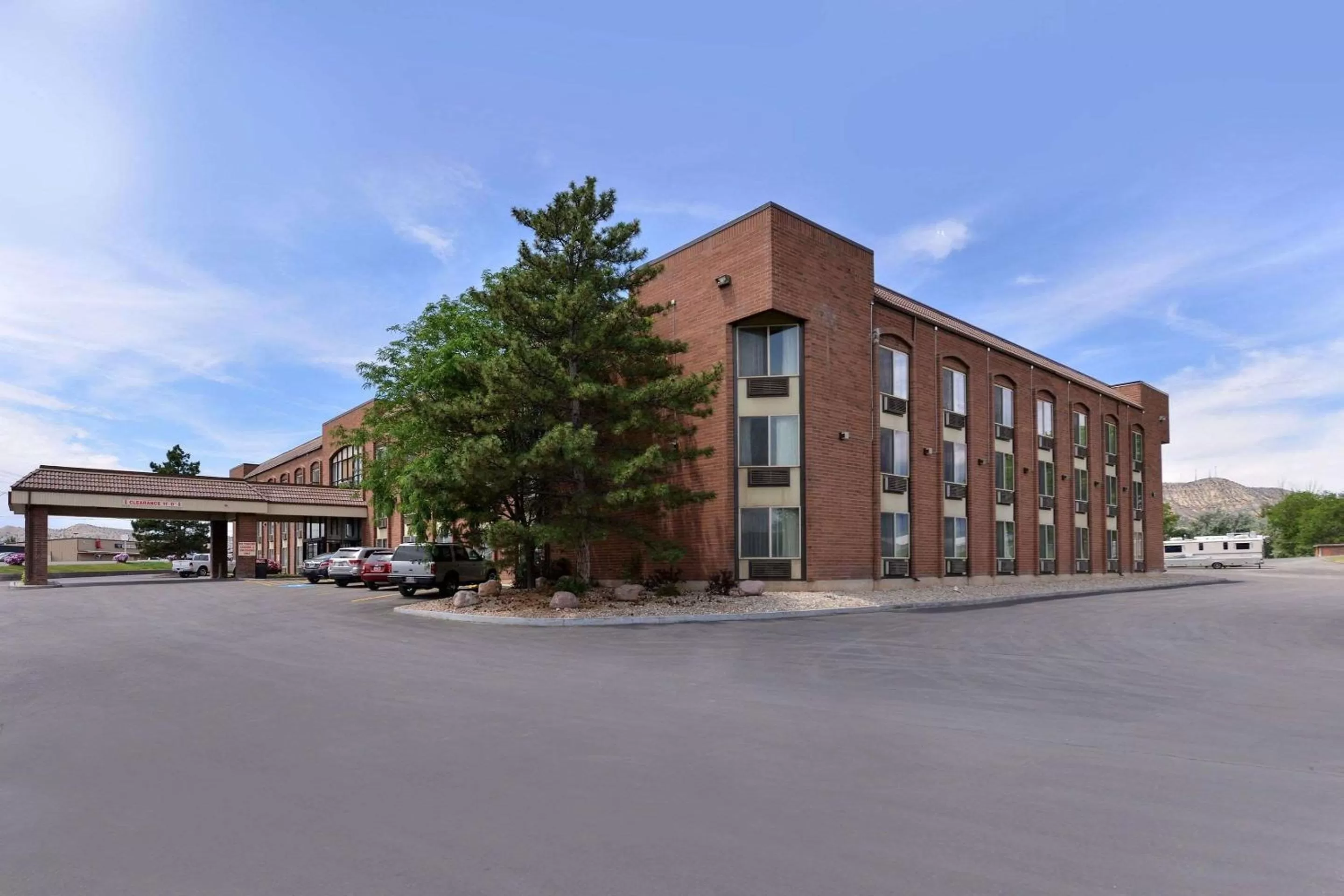 Property building in Quality Inn Vernal near Dinosaur National Monument