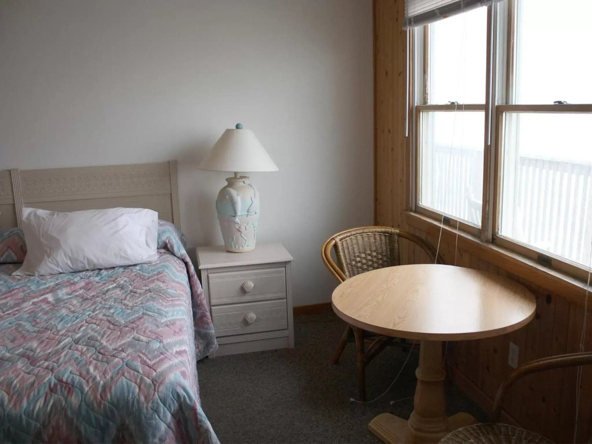 Bed in Cape Hatteras Motel