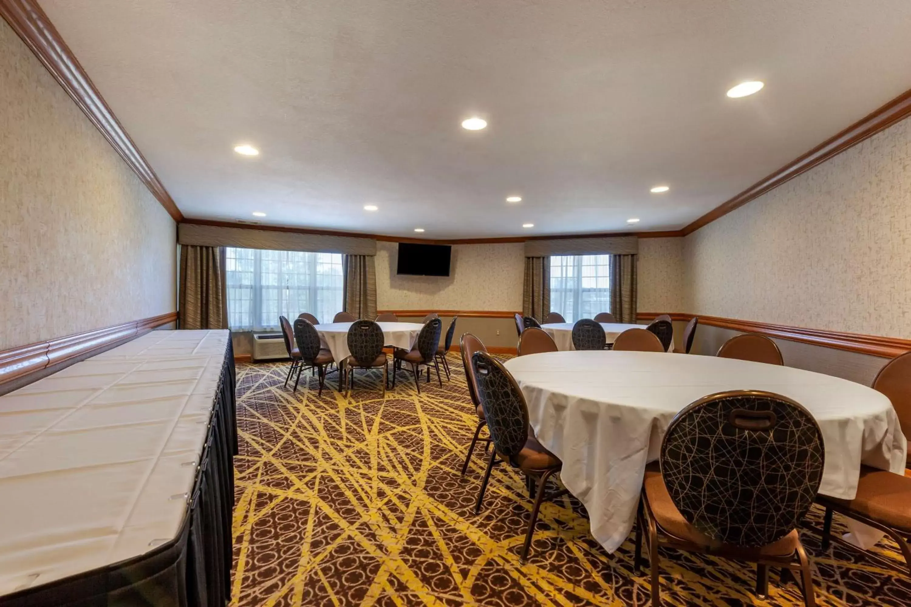 Meeting/conference room, Business Area/Conference Room in Best Western Premier Bridgewood Hotel Resort