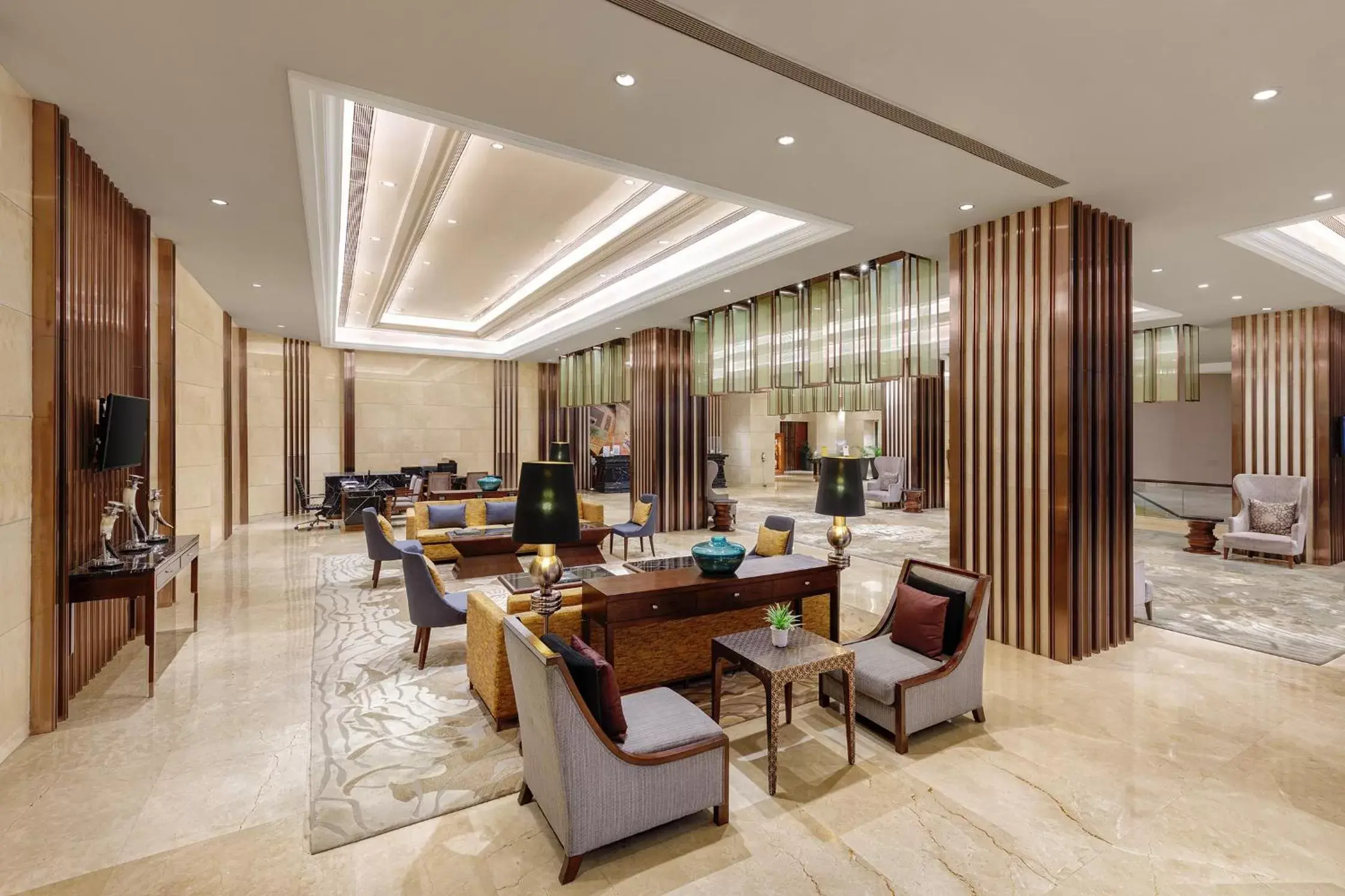 Lobby or reception, Restaurant/Places to Eat in Pride Plaza Hotel, Aerocity New Delhi