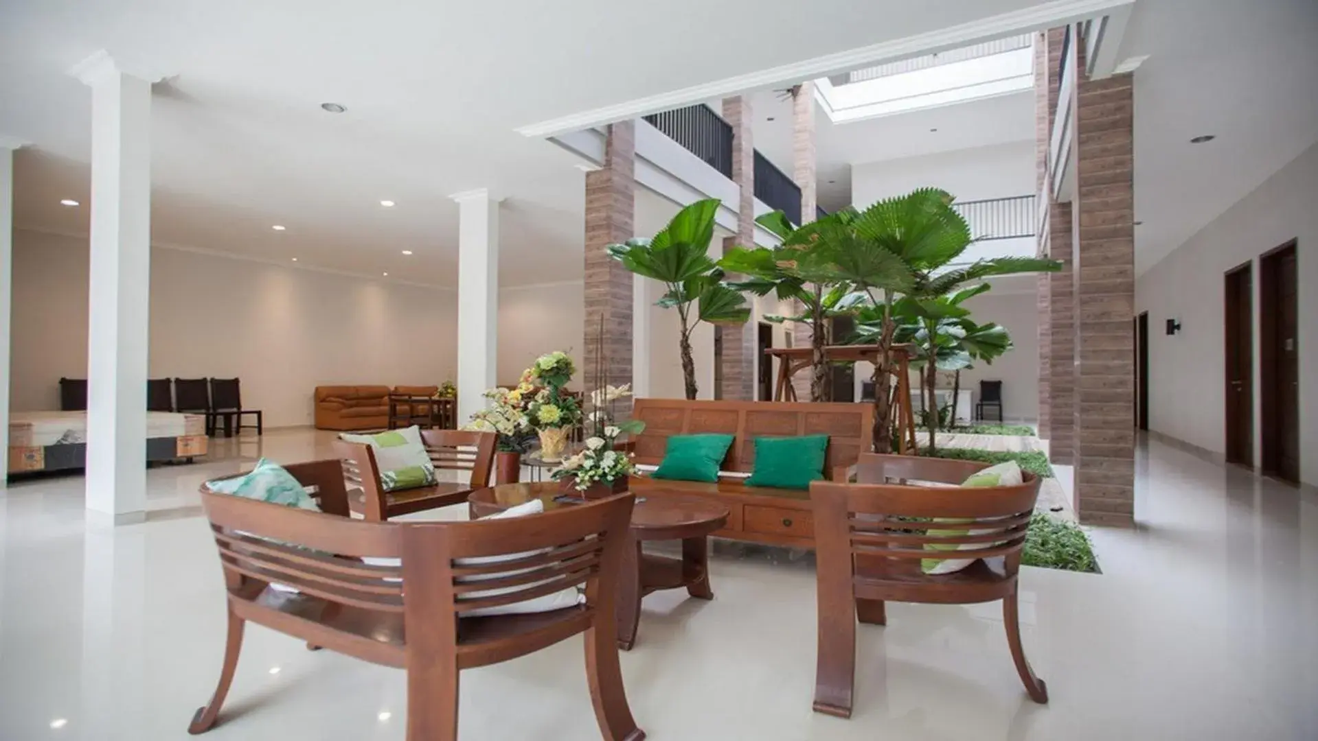 Lobby or reception in RedDoorz Syariah near Universitas Negeri Malang Lobby or reception in RedDoorz Syariah near Universitas Negeri Malang