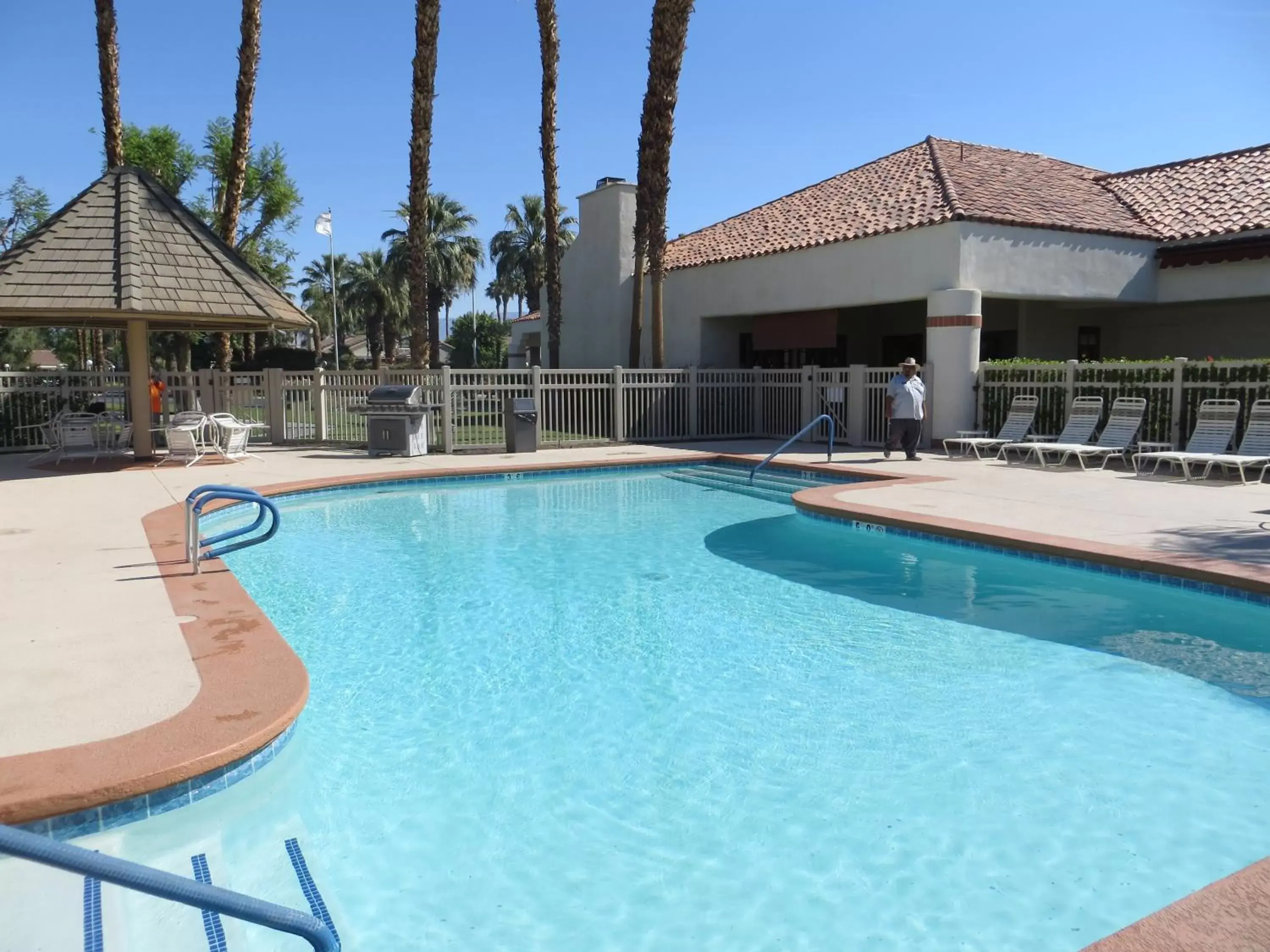 Swimming Pool in Desert Breezes Resort