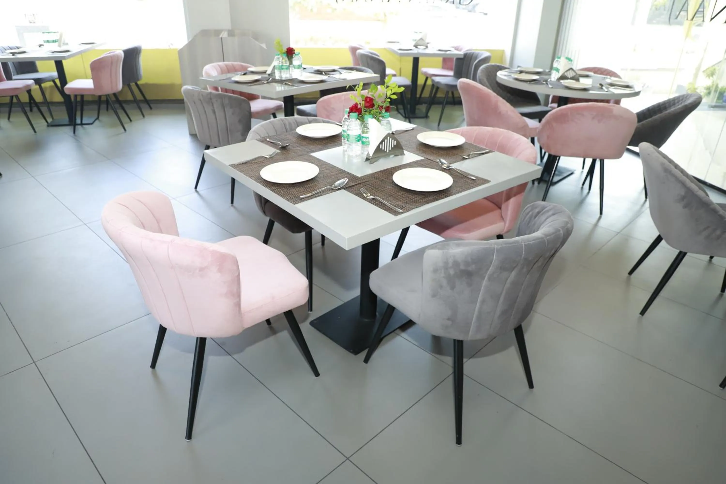 Restaurant/places to eat in Jivanta Shirdi