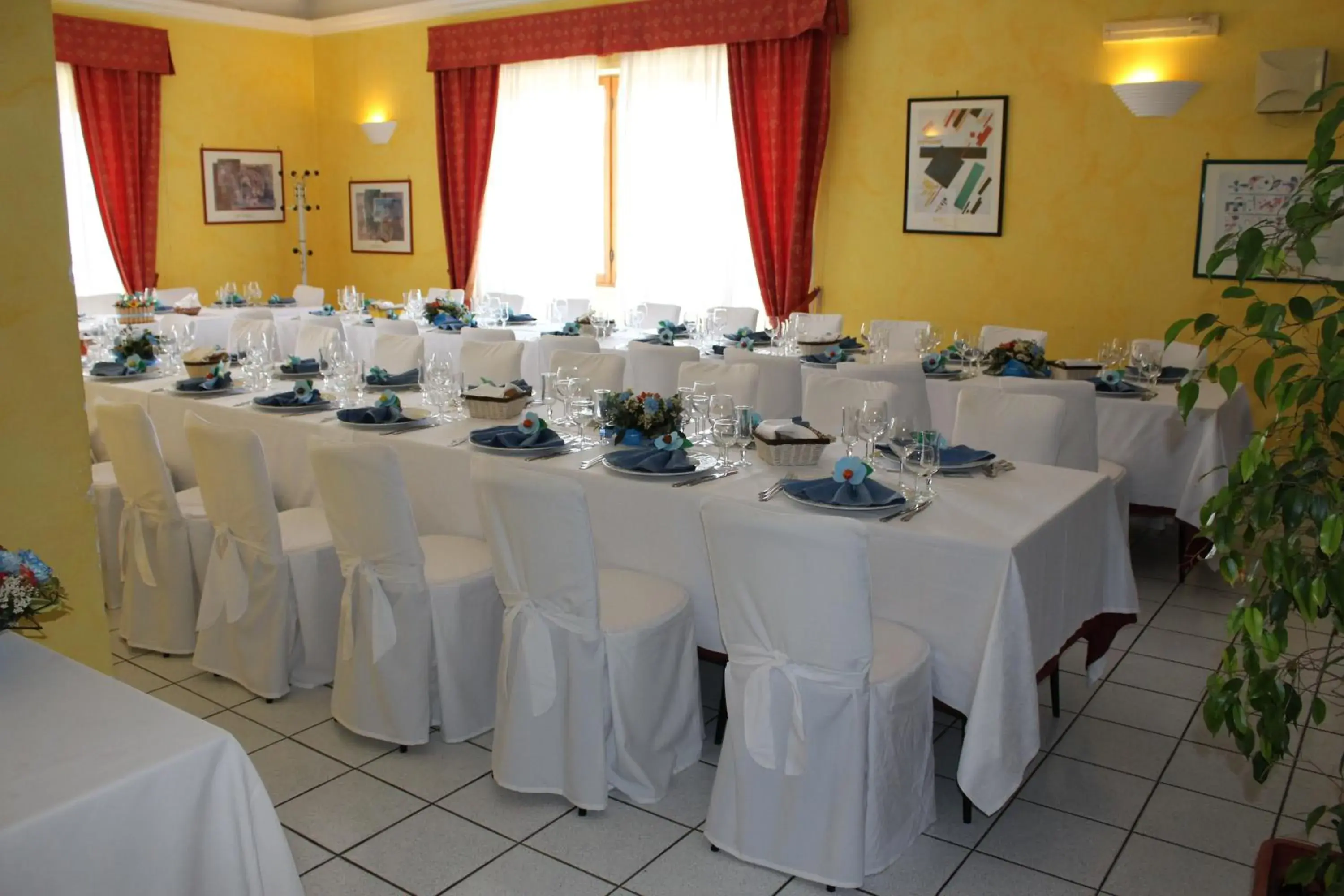 Lounge or bar, Banquet Facilities in Hotel Aquila