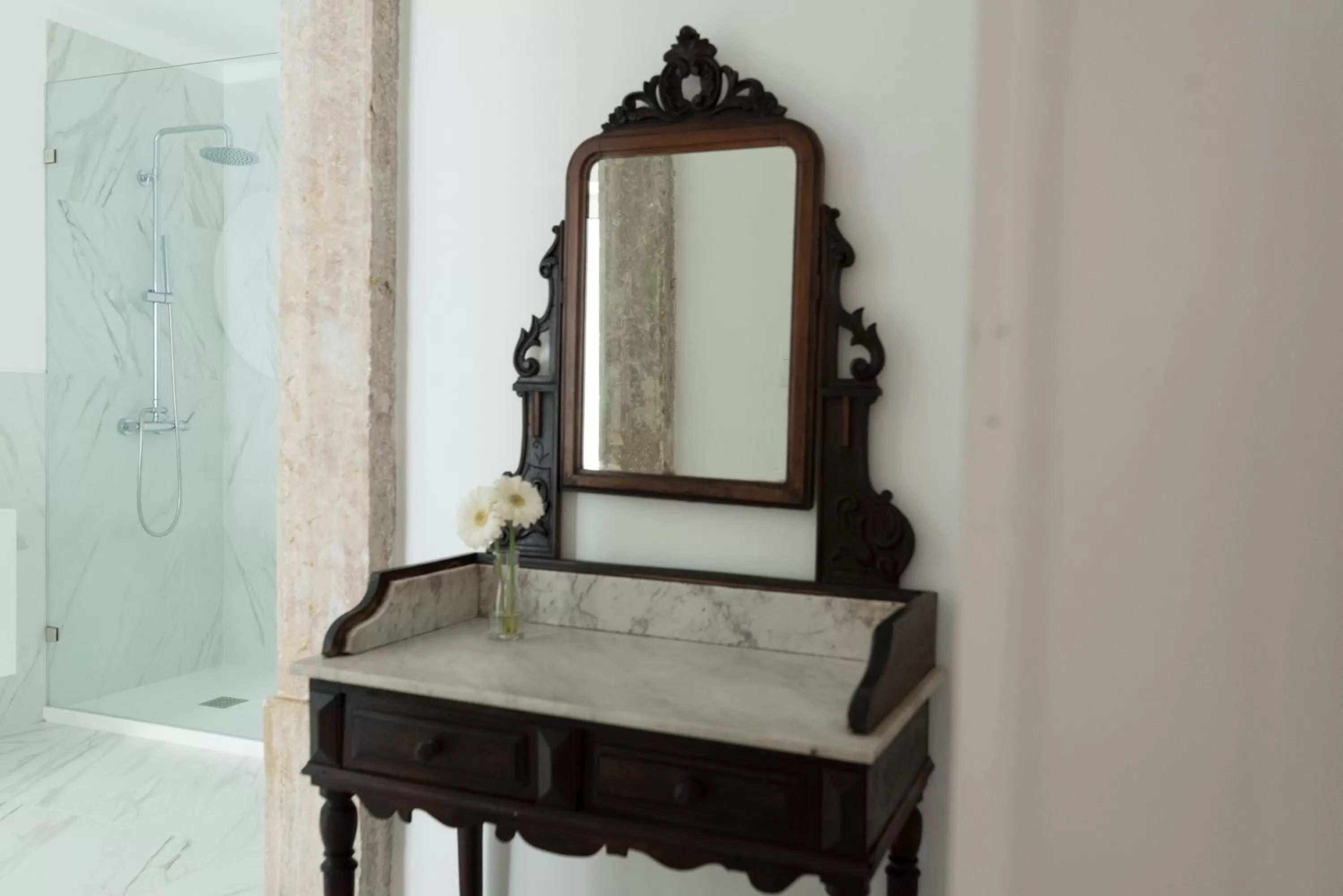 Bathroom in 1869 Príncipe Real House