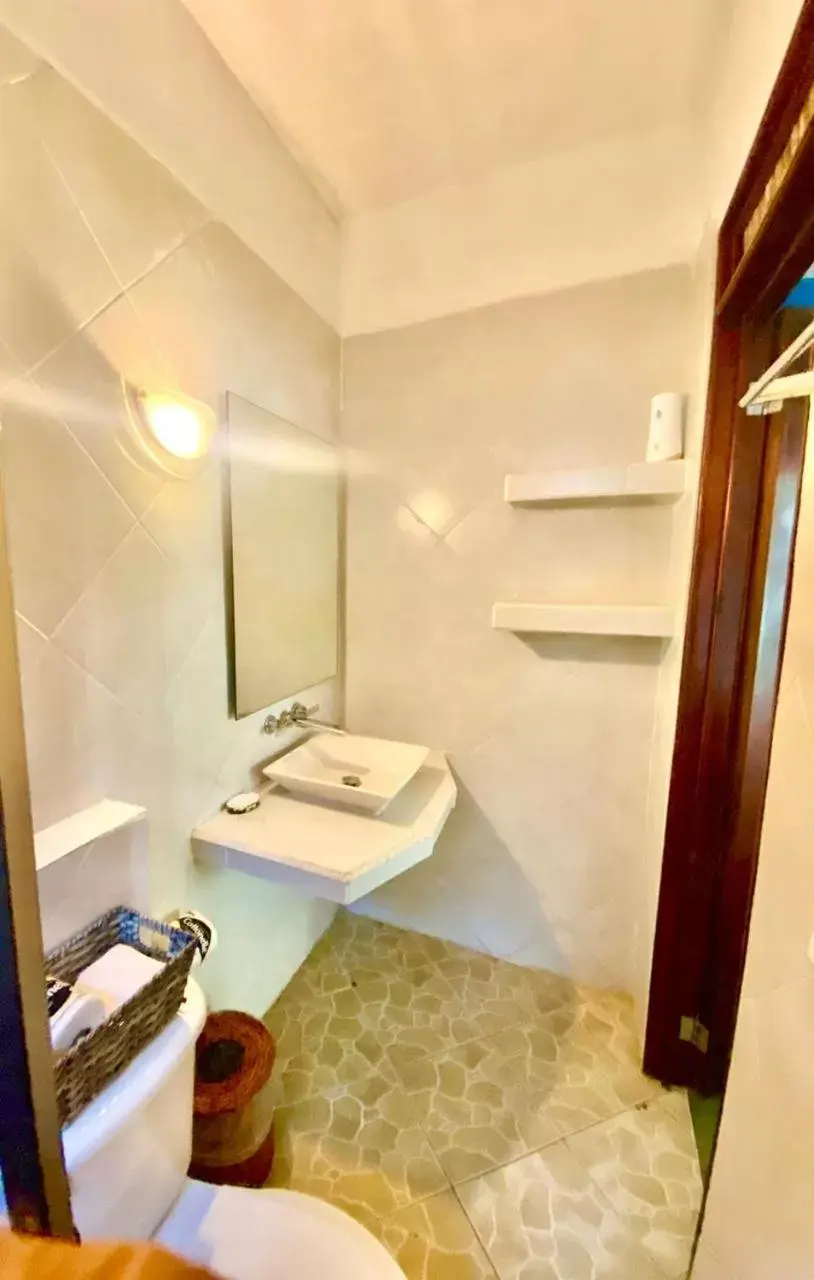Bathroom in Playa Canek Beachfront Eco Hotel
