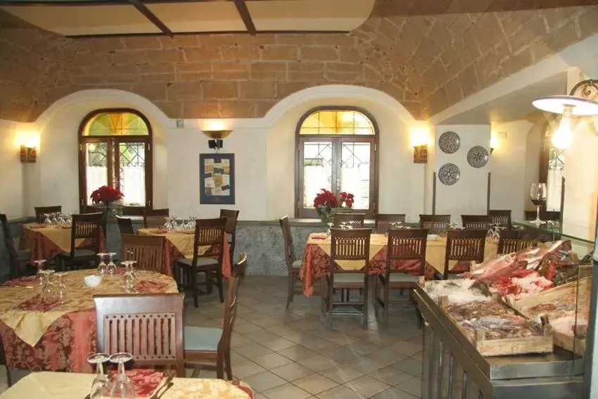 Restaurant/Places to Eat in Casa Manzella