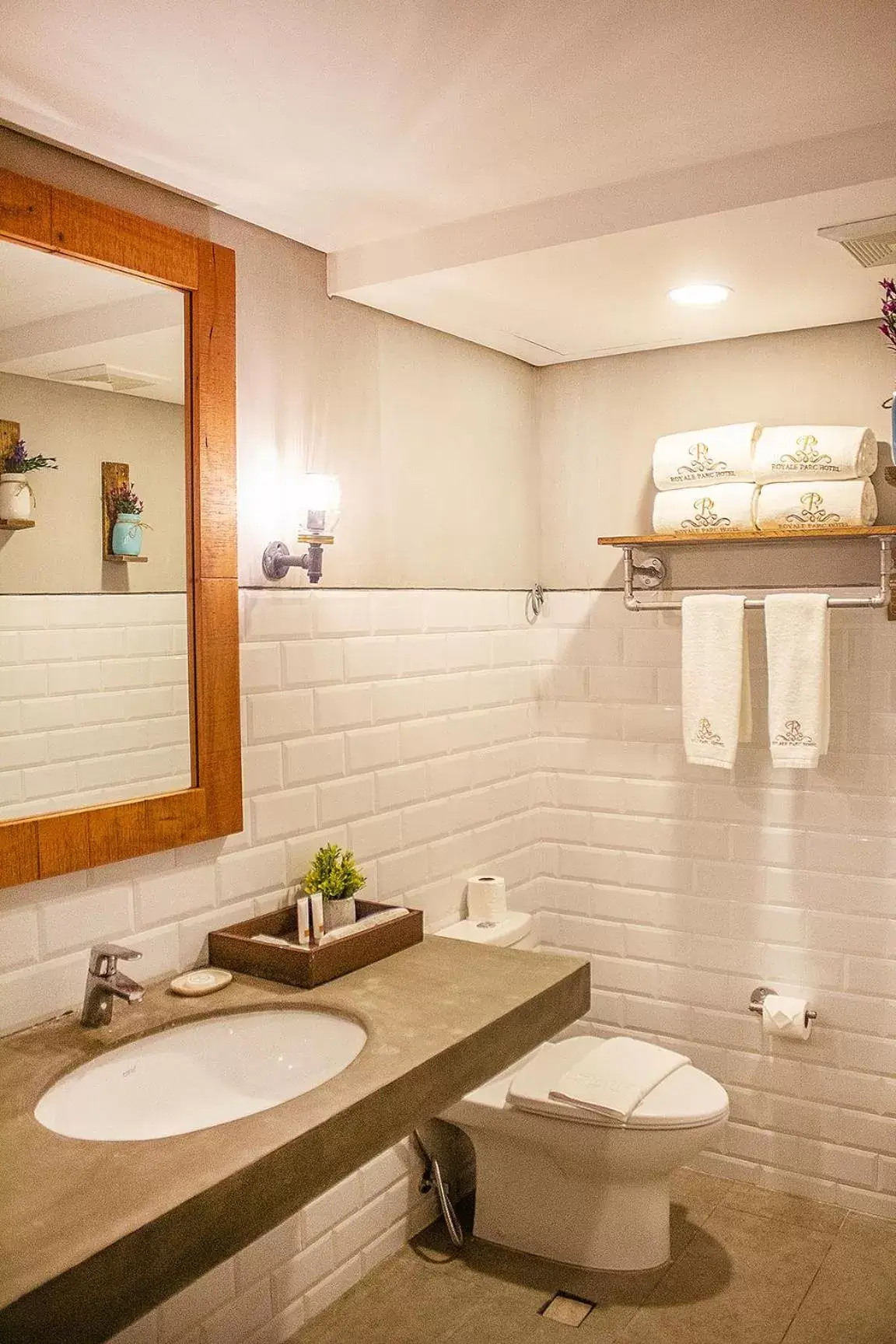 Toilet, Bathroom in Royale Parc Hotel Tagaytay
