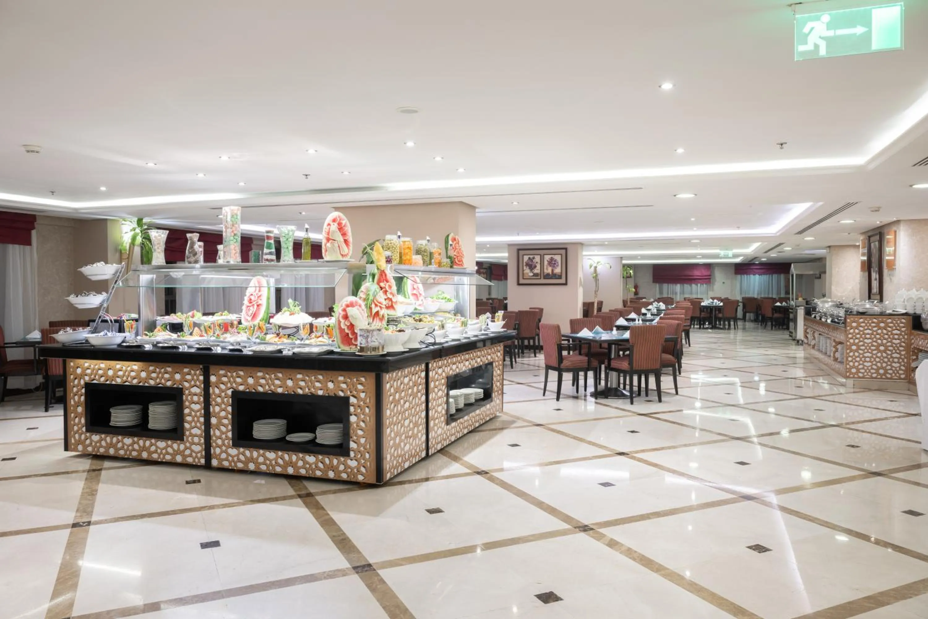 Food and drinks in Millennium Al Aqeeq Hotel