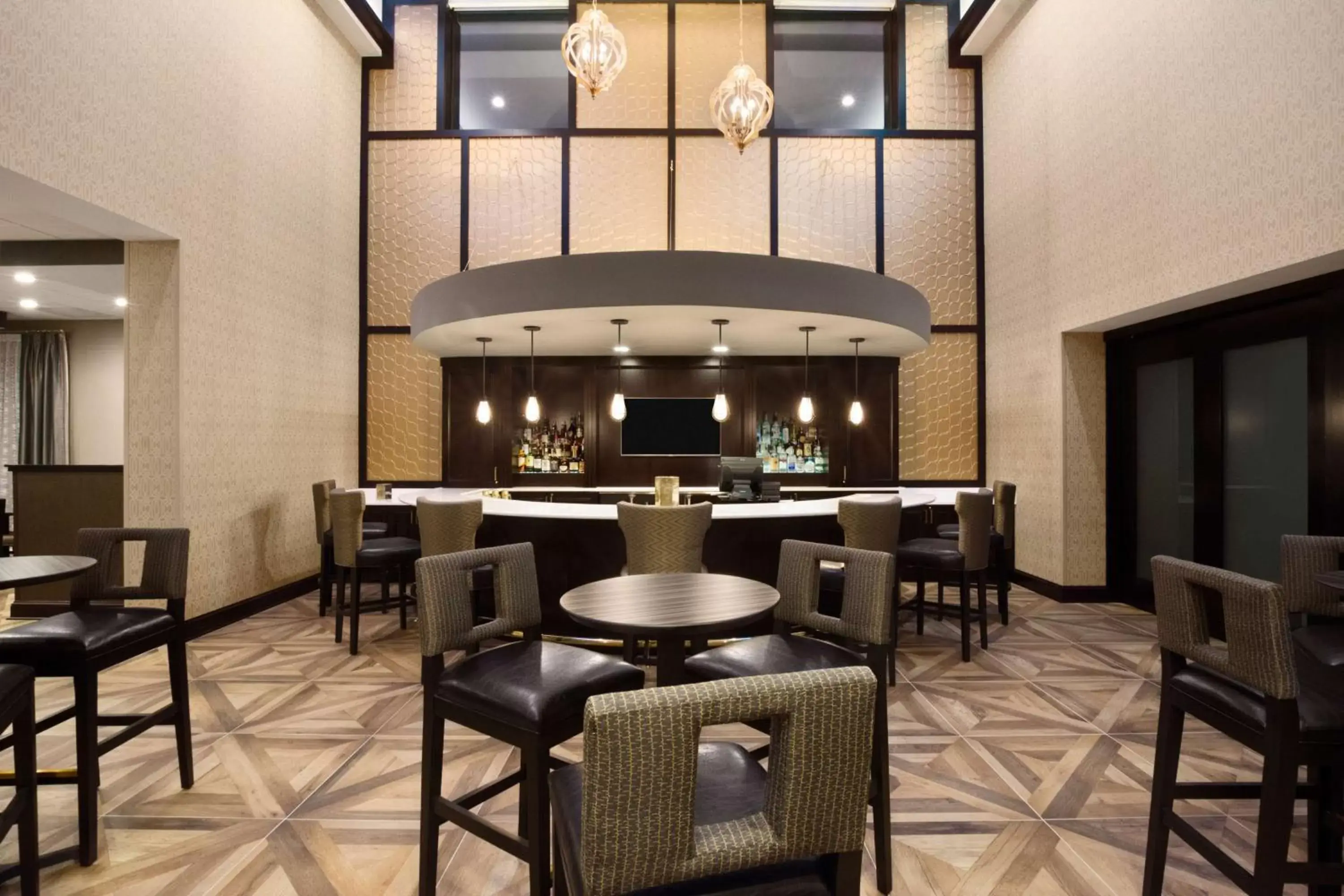 Dining area, Restaurant/Places to Eat in DoubleTree by Hilton Charleston Mount Pleasant